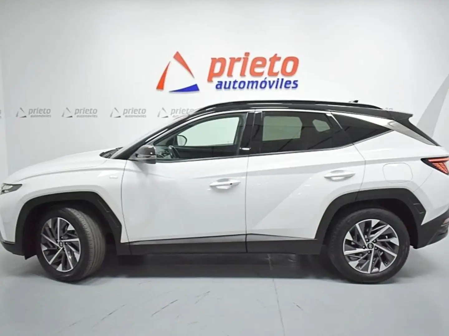 Hyundai TUCSON 1.6 CRDI 100kW 136CV 48V Tecno DCT 2C Blanco - 2
