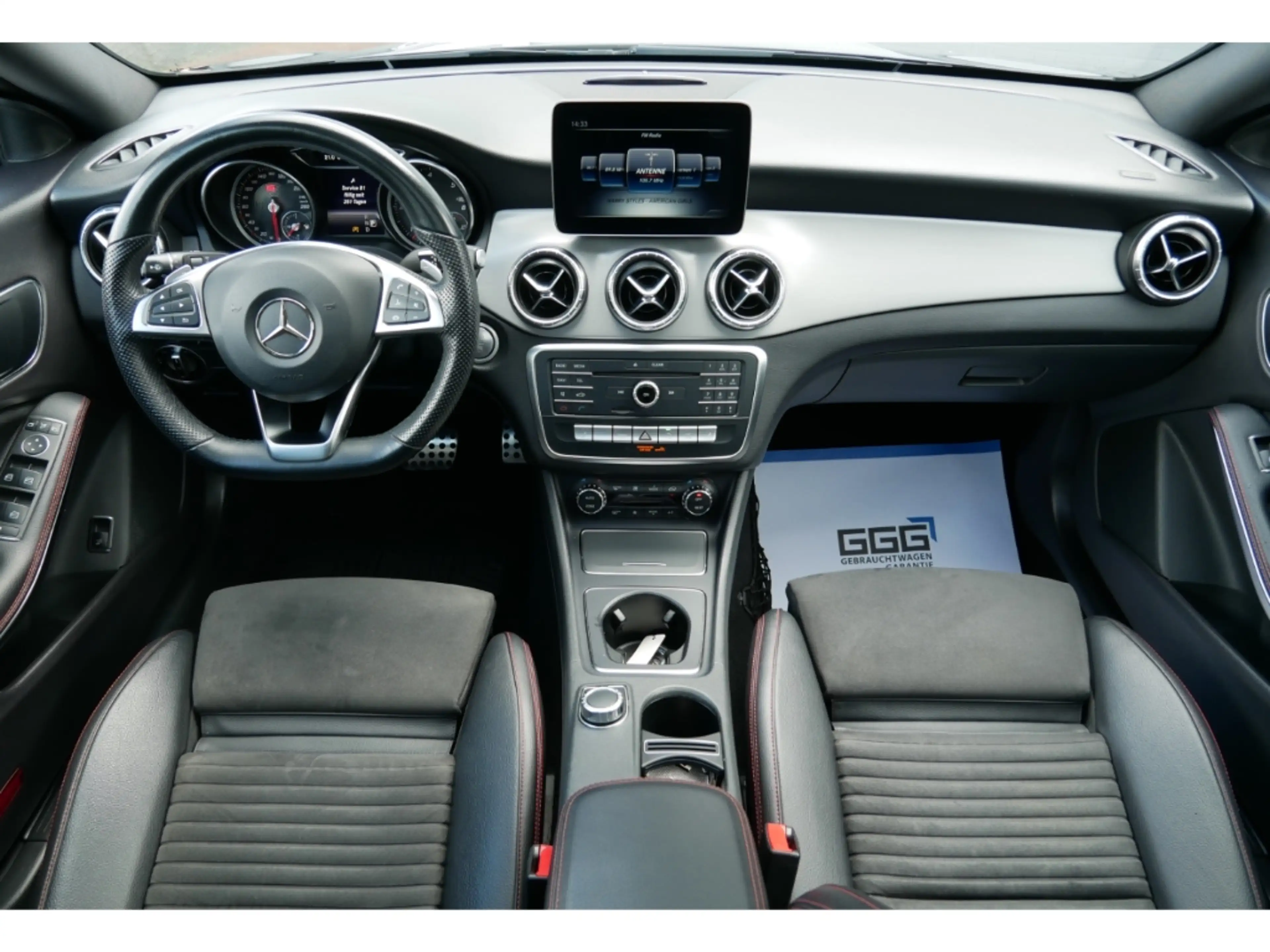 Mercedes-Benz CLA 220 d AMG+Pano+LED+Comand+Cam — photo 11