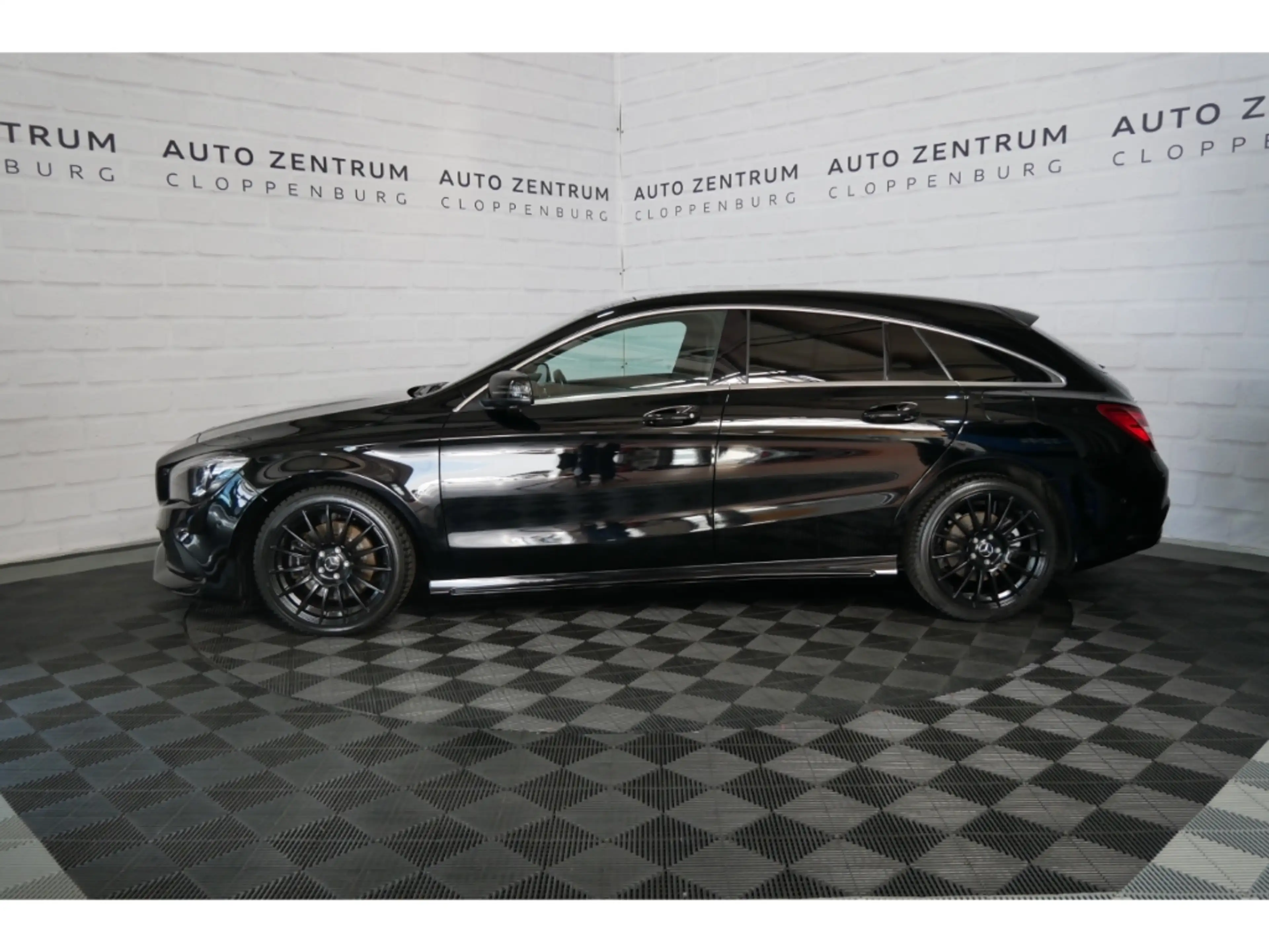 Mercedes-Benz CLA 220 d AMG+Pano+LED+Comand+Cam — photo 2
