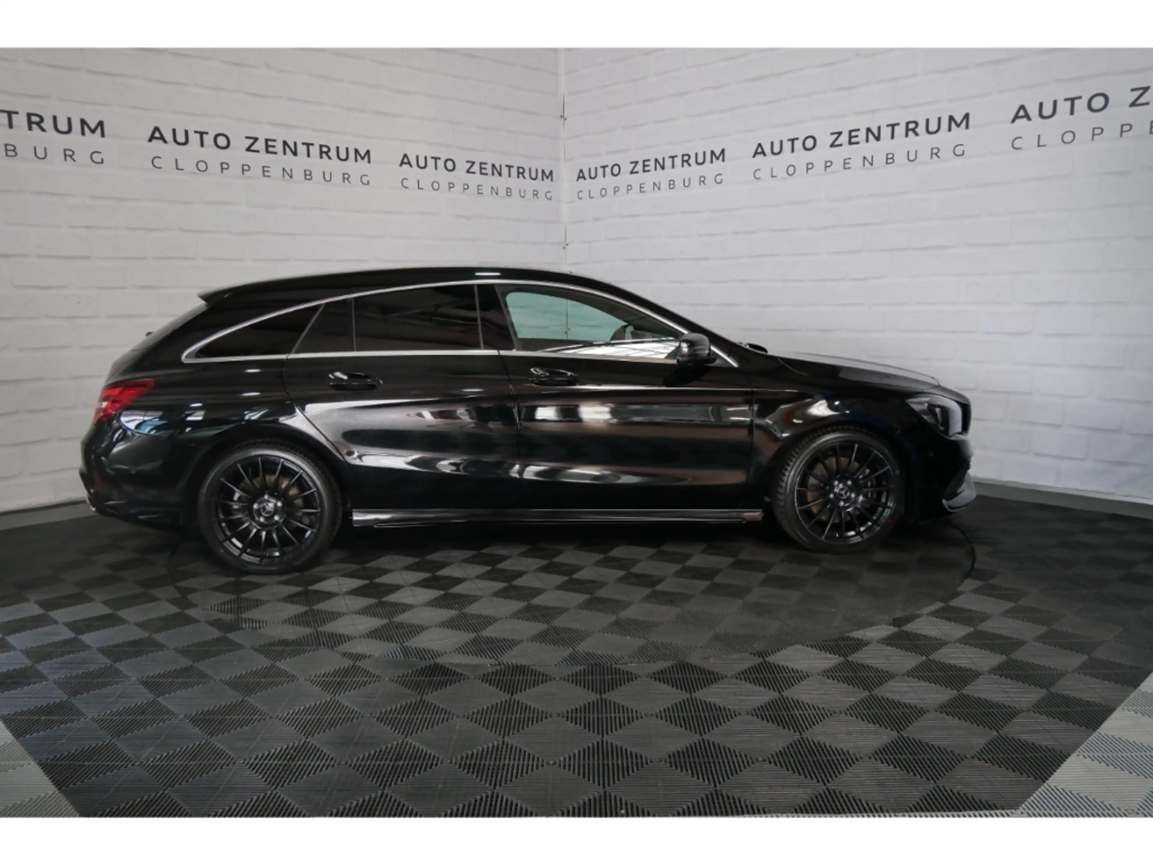 Mercedes-Benz CLA 220 d AMG+Pano+LED+Comand+Cam — photo 6