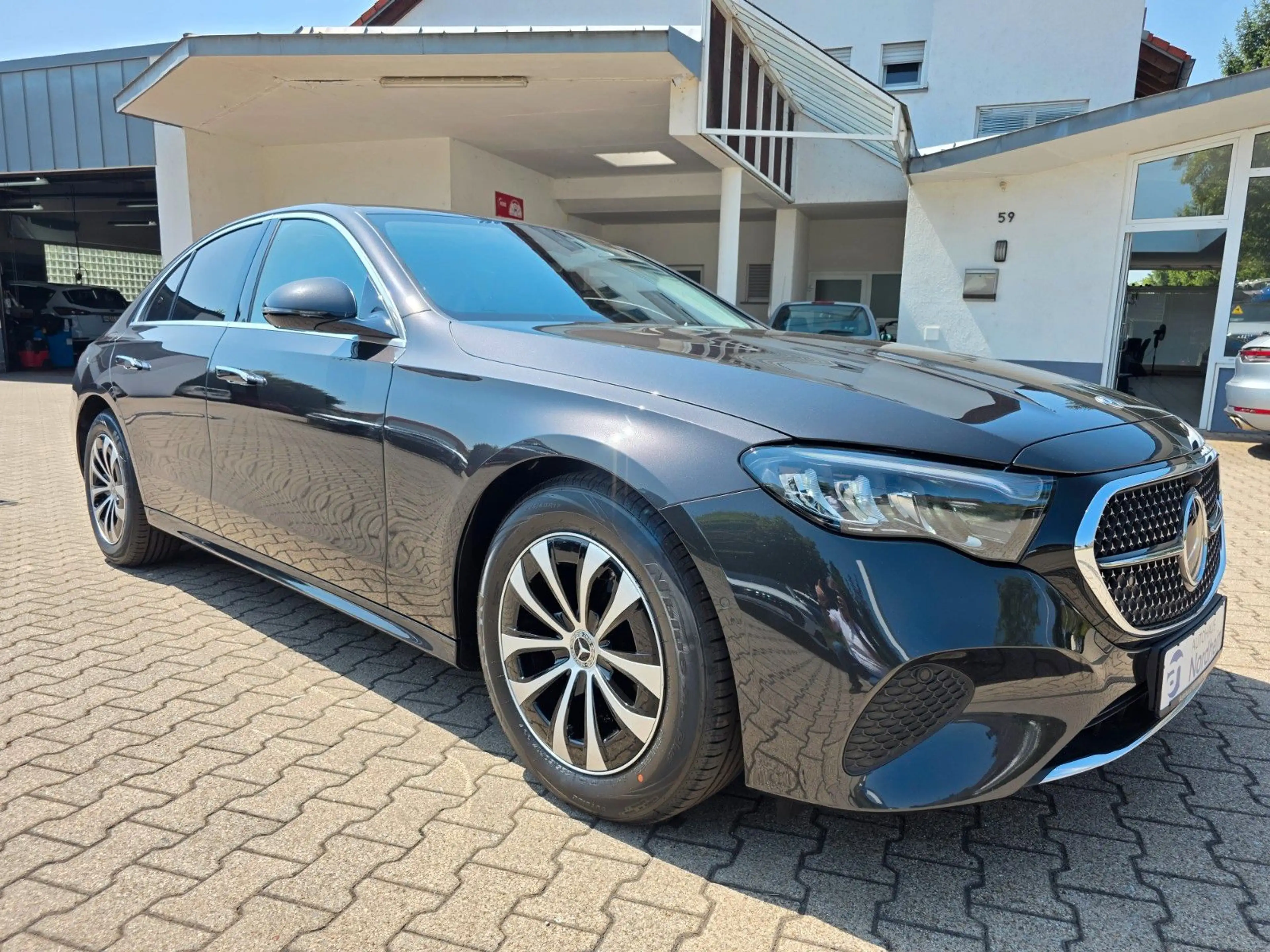 Mercedes-Benz E 220 d Avantgarde Advanced LED/distronic — photo 3