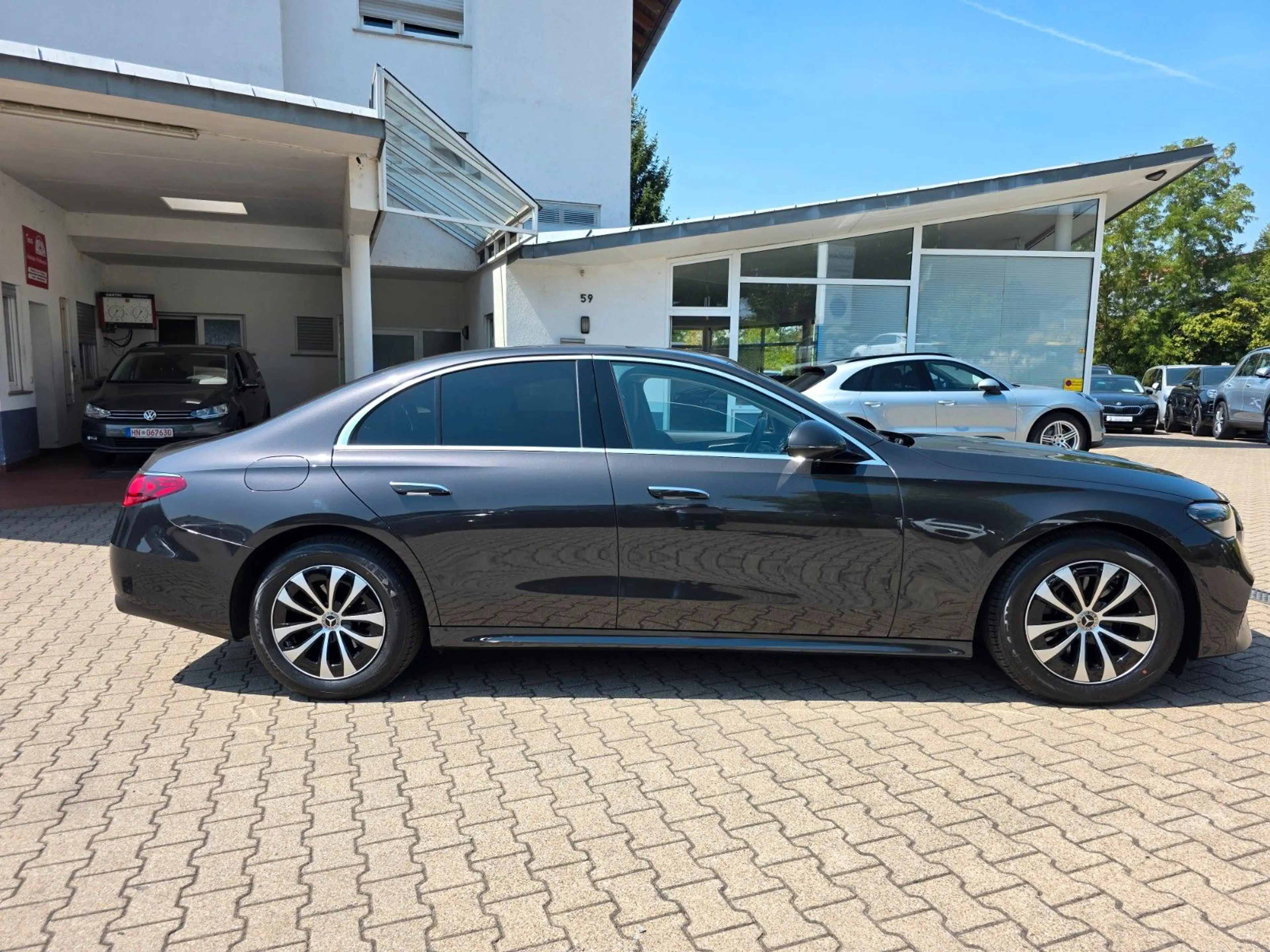 Mercedes-Benz E 220 d Avantgarde Advanced LED/distronic — photo 6