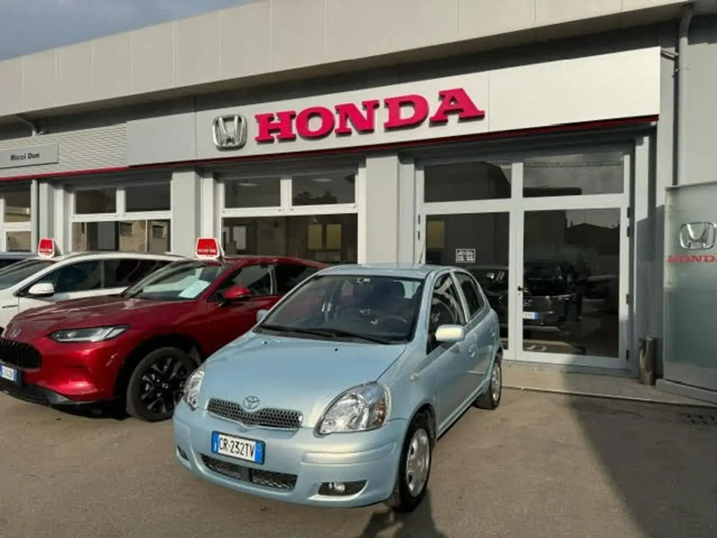Toyota Yaris Yaris 5 porte 1.0 Benzina NEOPATENTATI Blu/Azzurro - 1