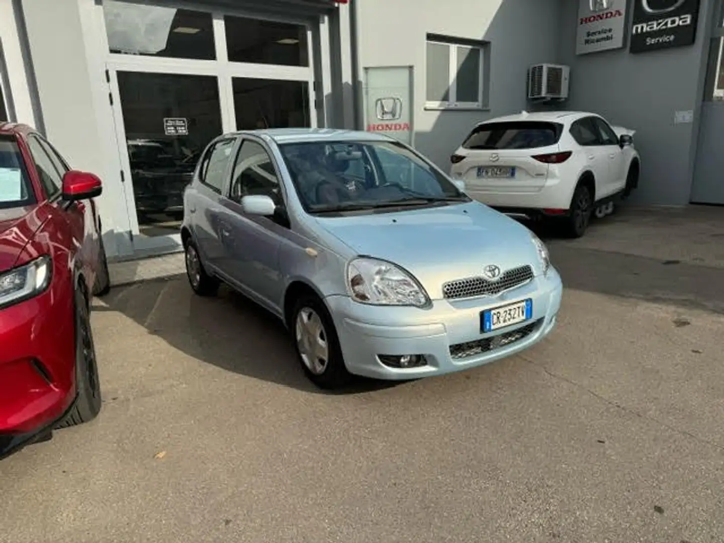 Toyota Yaris Yaris 5 porte 1.0 Benzina NEOPATENTATI Blu/Azzurro - 2