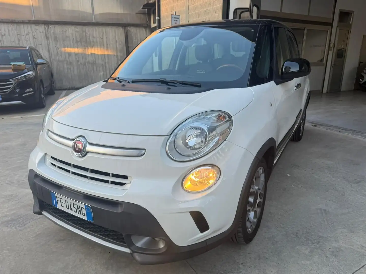 Fiat 500L 1.6 Multijet 120 CV Trekking Weiß - 1