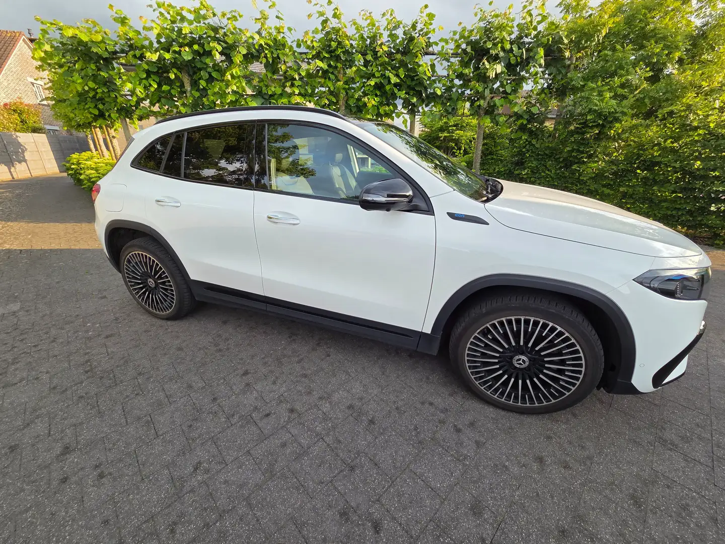 Mercedes-Benz EQA 300 EQA 300 4Matic AMG Line Blanco - 1