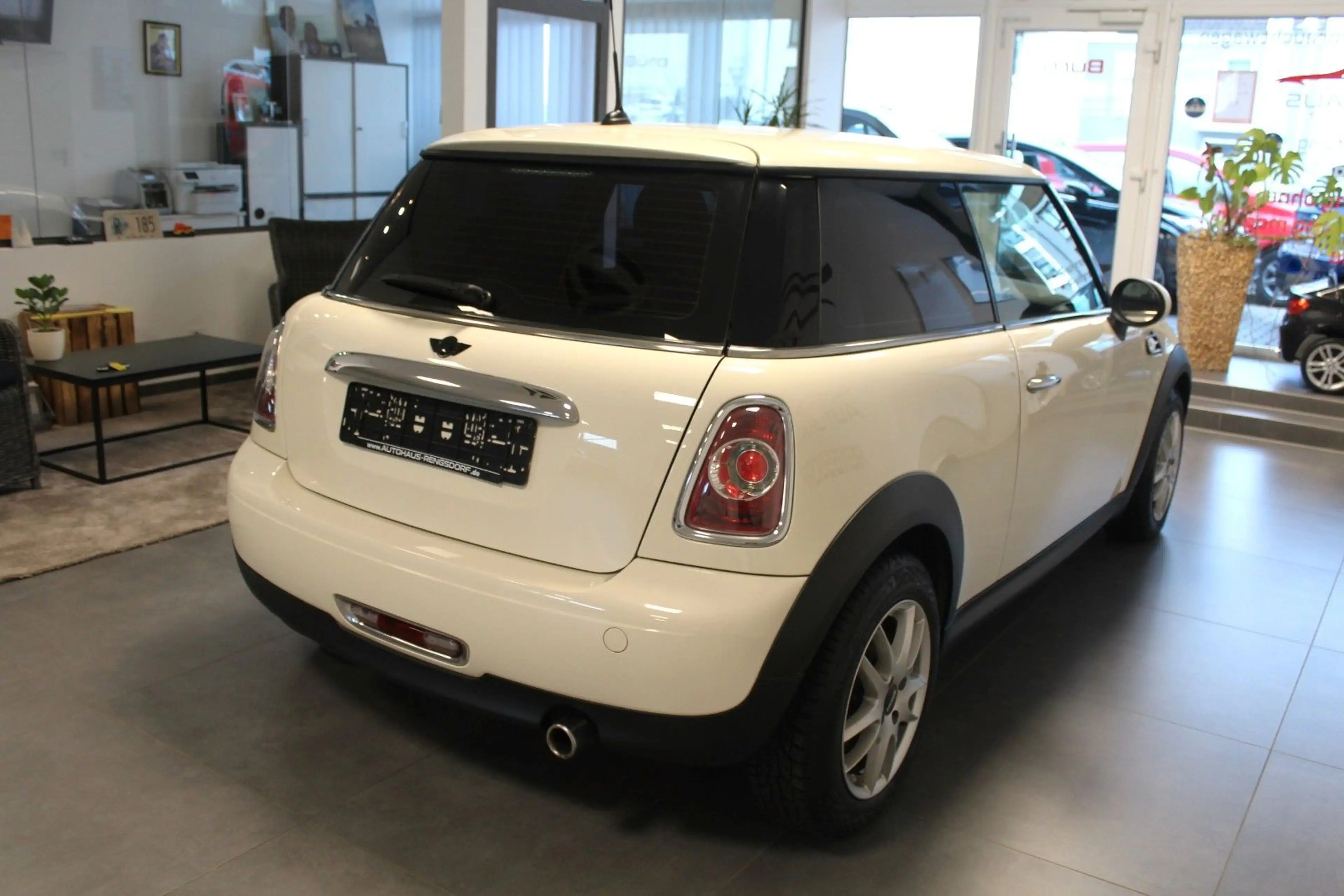 MINI One Mini One — photo 5