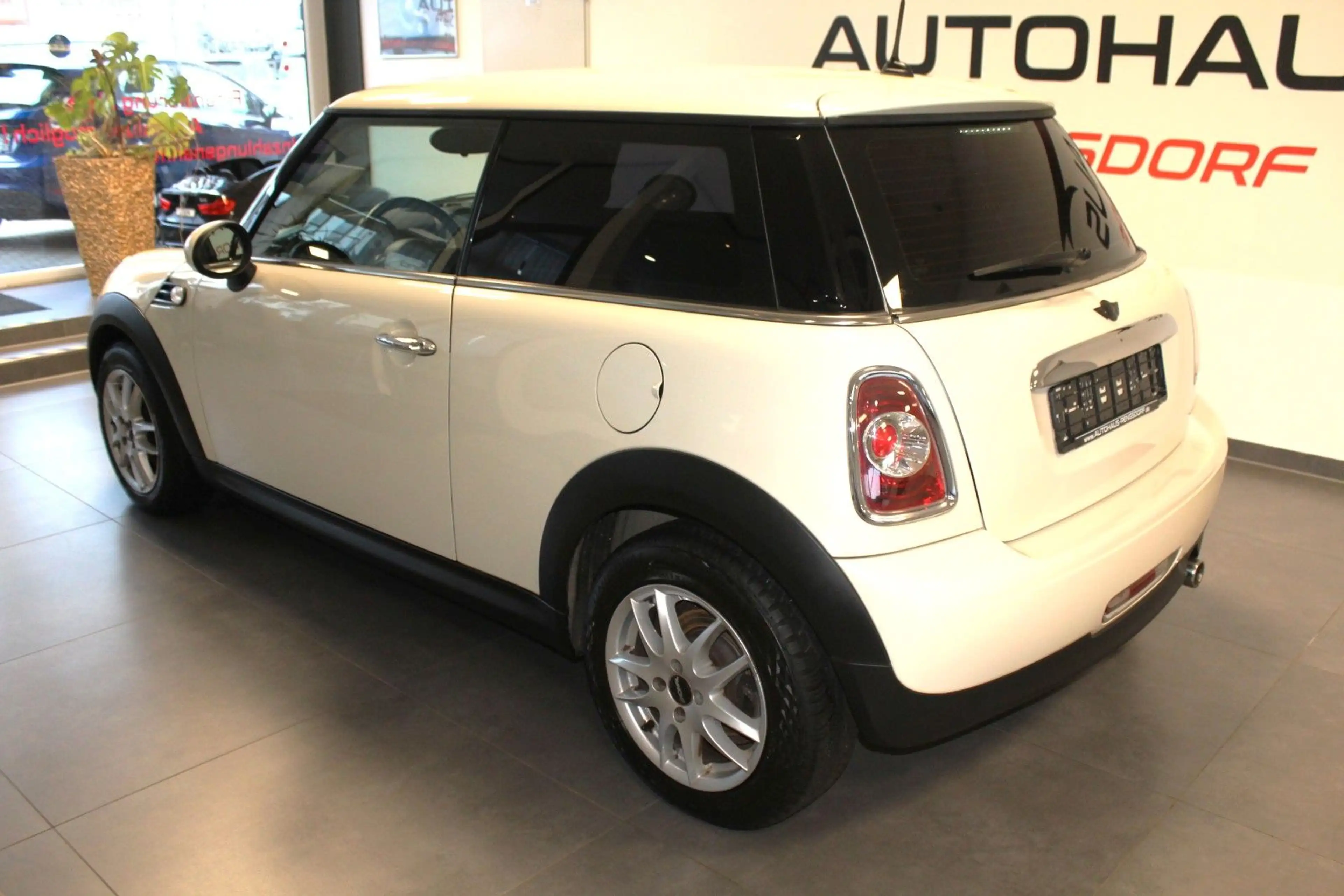 MINI One Mini One — photo 4