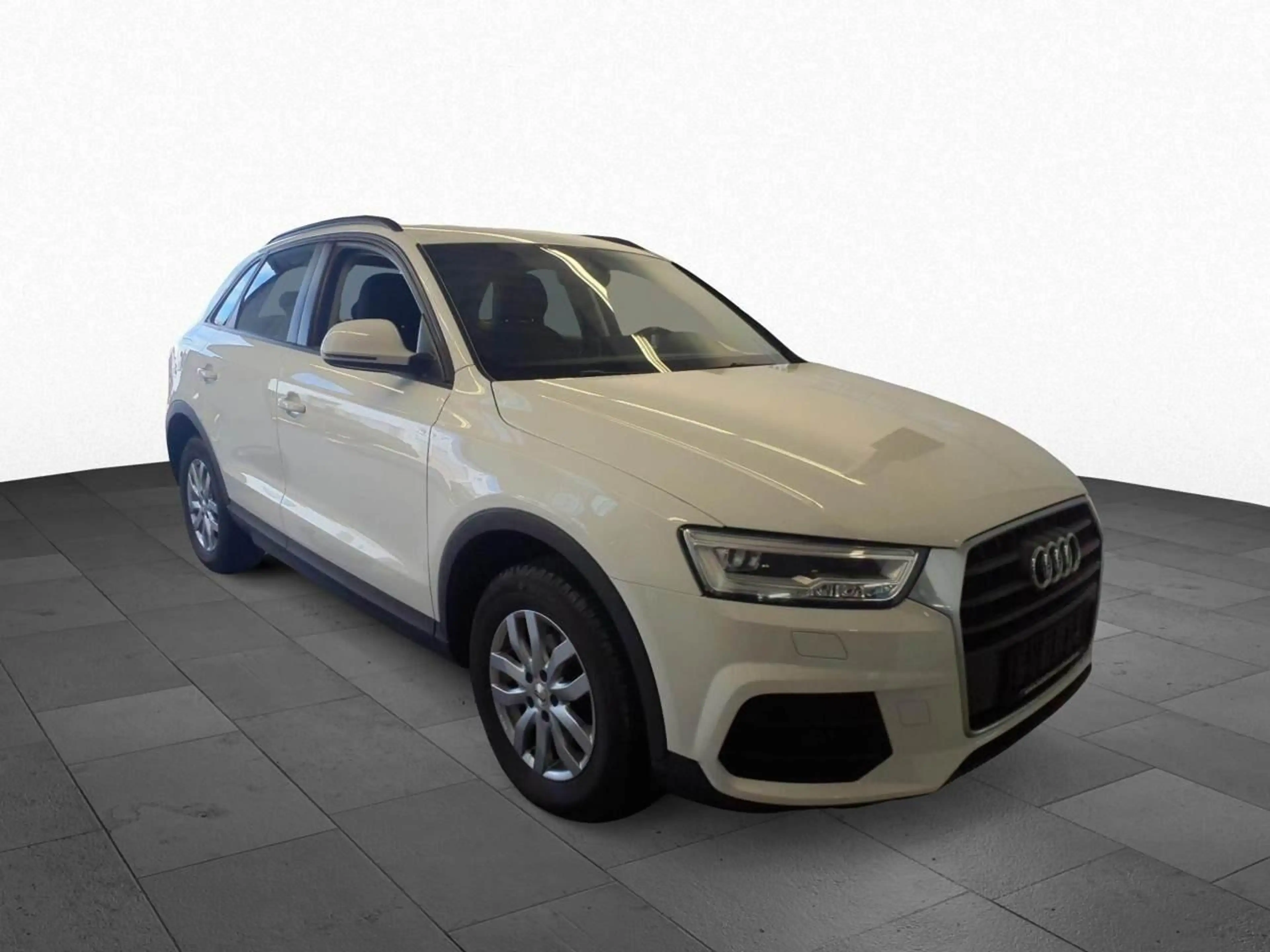 Audi Q3 1.4 TFSI ultra LED SHZ PDC Plus — photo 10
