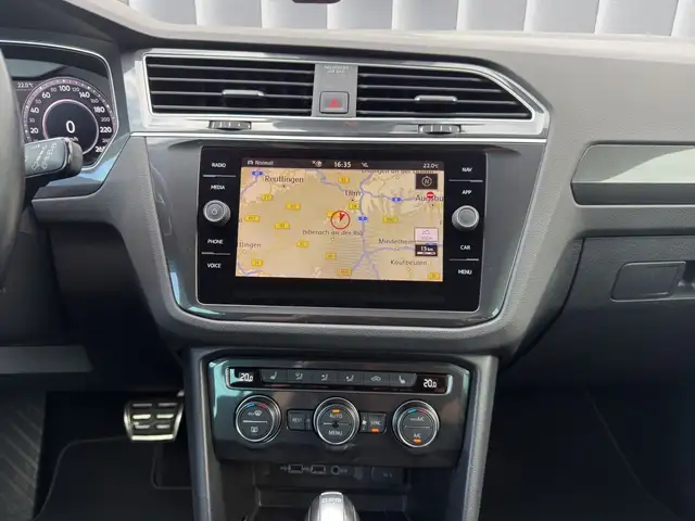 Volkswagen Tiguan view 14