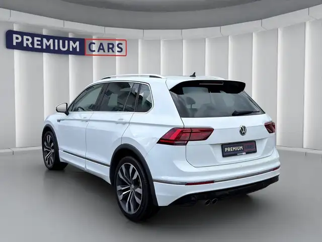 Volkswagen Tiguan view 3