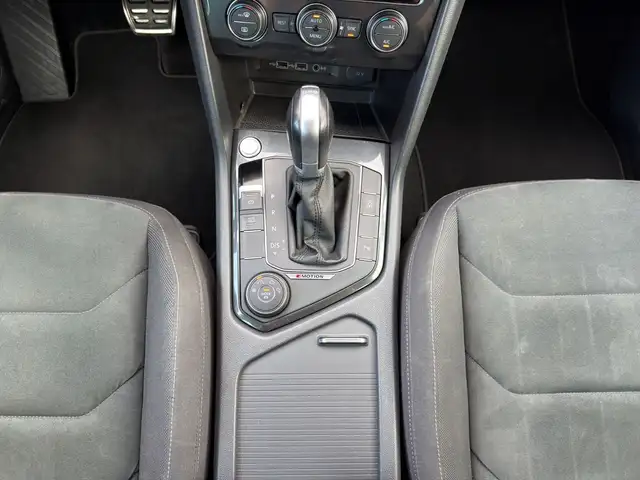 Volkswagen Tiguan view 15