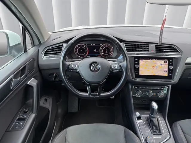 Volkswagen Tiguan view 12