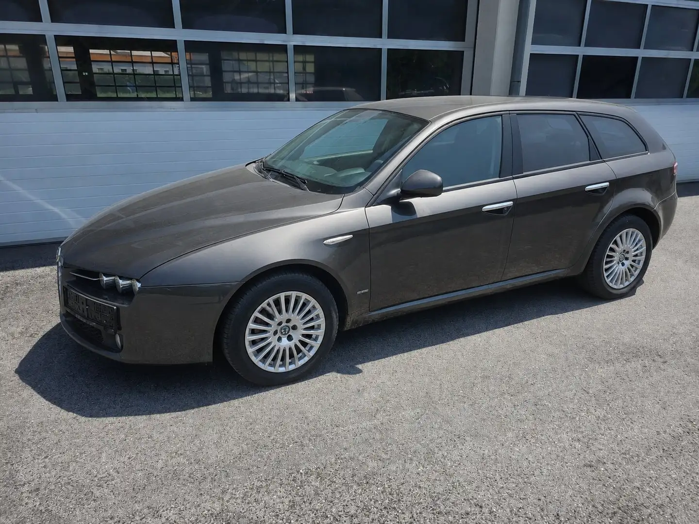Alfa Romeo 159 Alfa 159 SW 1,9 JTDM 16V Distinctive Distinctive - 1