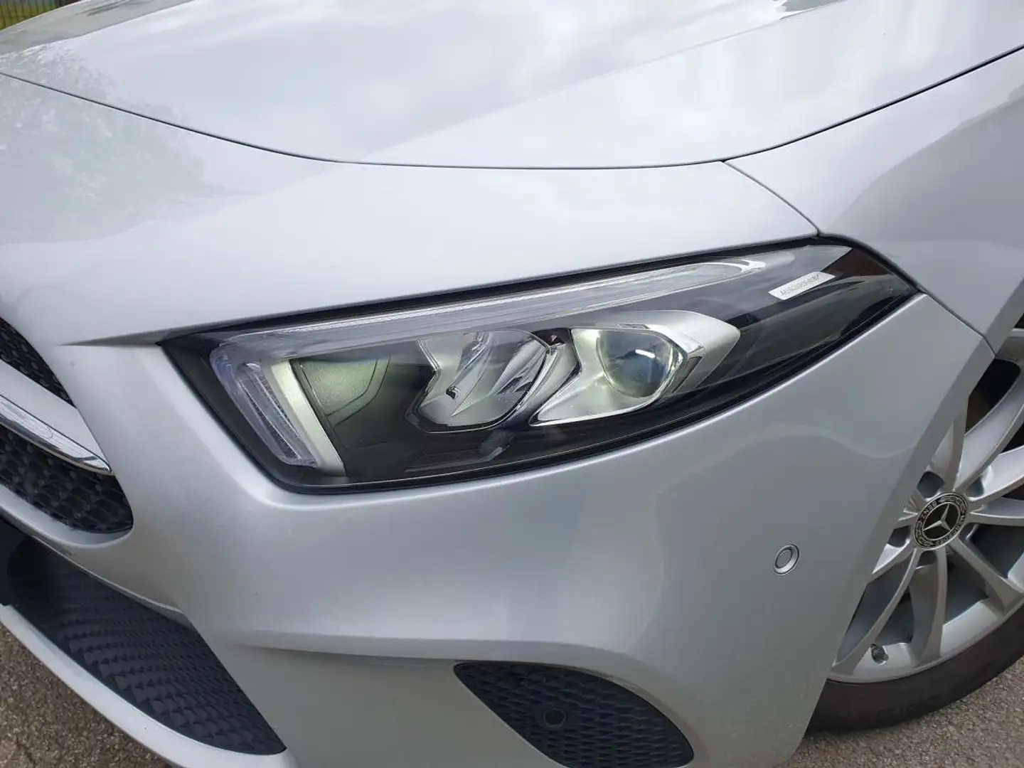 Mercedes-Benz A 180 D Gris - 2