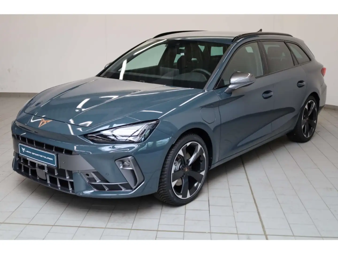 CUPRA Leon Sportstourer 1.5 e-Hybrid Blau - 2