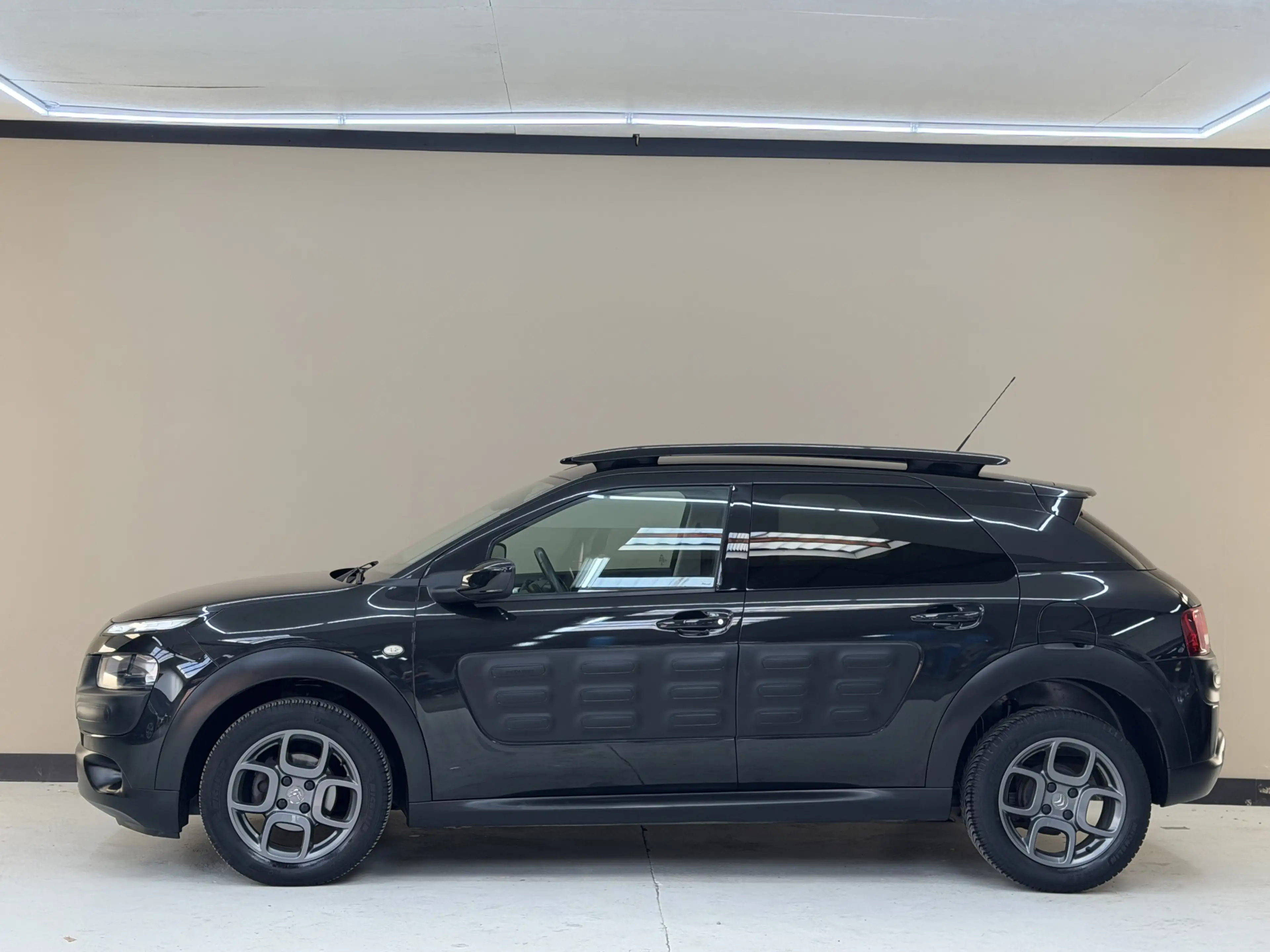 Citroen C4 Cactus 1.2 PureTech Shine, 82Pk, 2016, Nieuwe distributie — photo 11