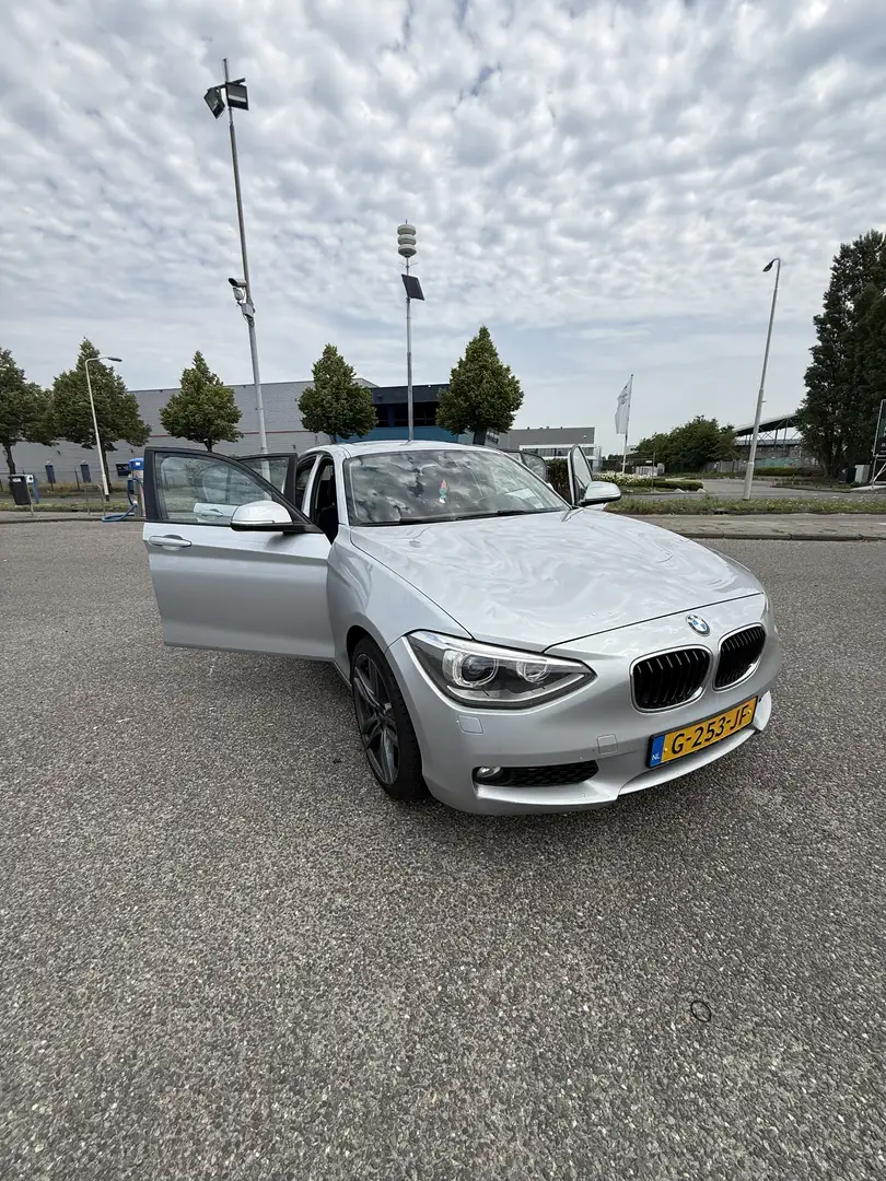 BMW 118 118i Sport Line - 1