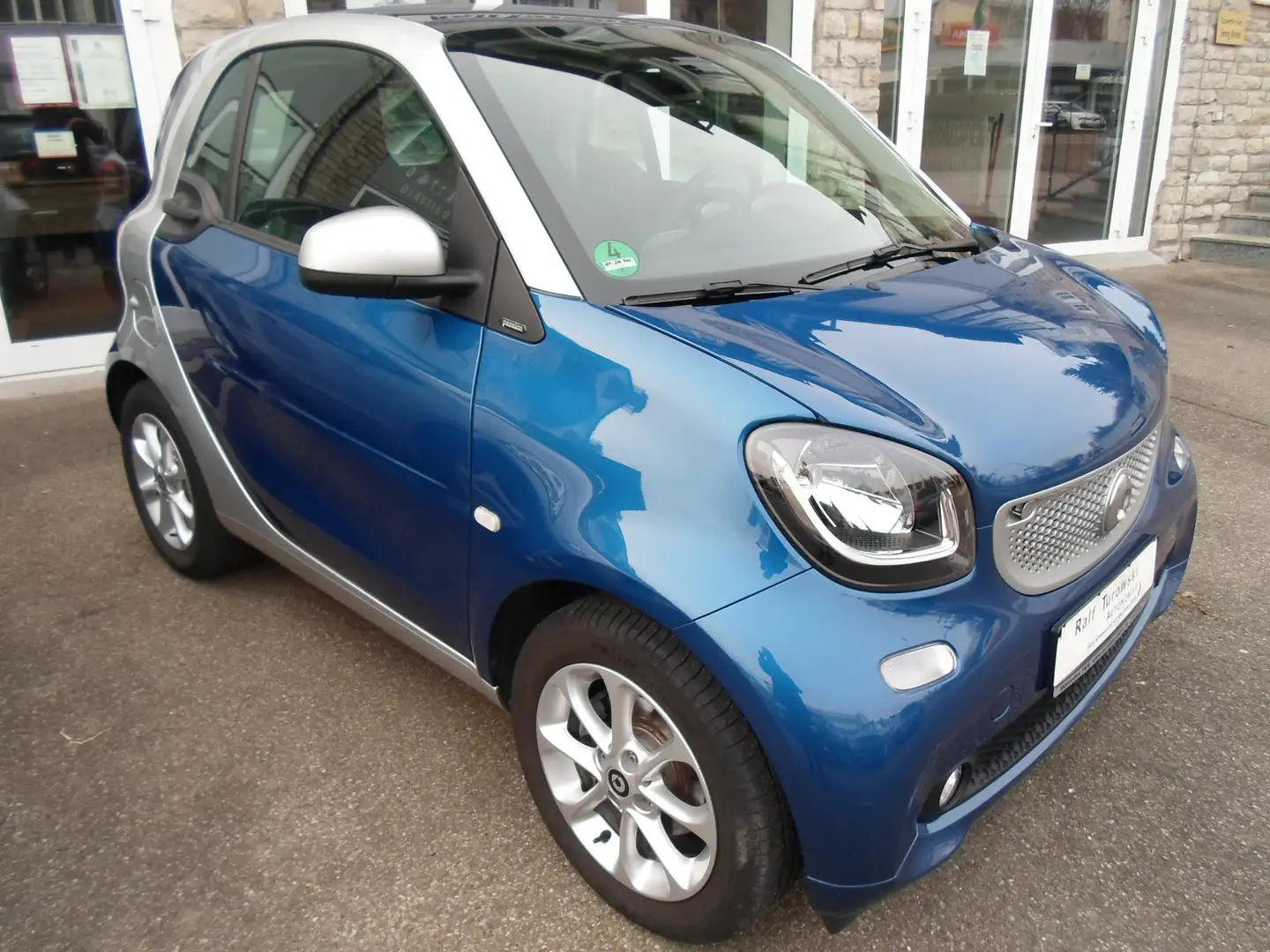 smart forTwo 0,9 Turbo, Passion Automatik, Cool & Audio Blauw - 1