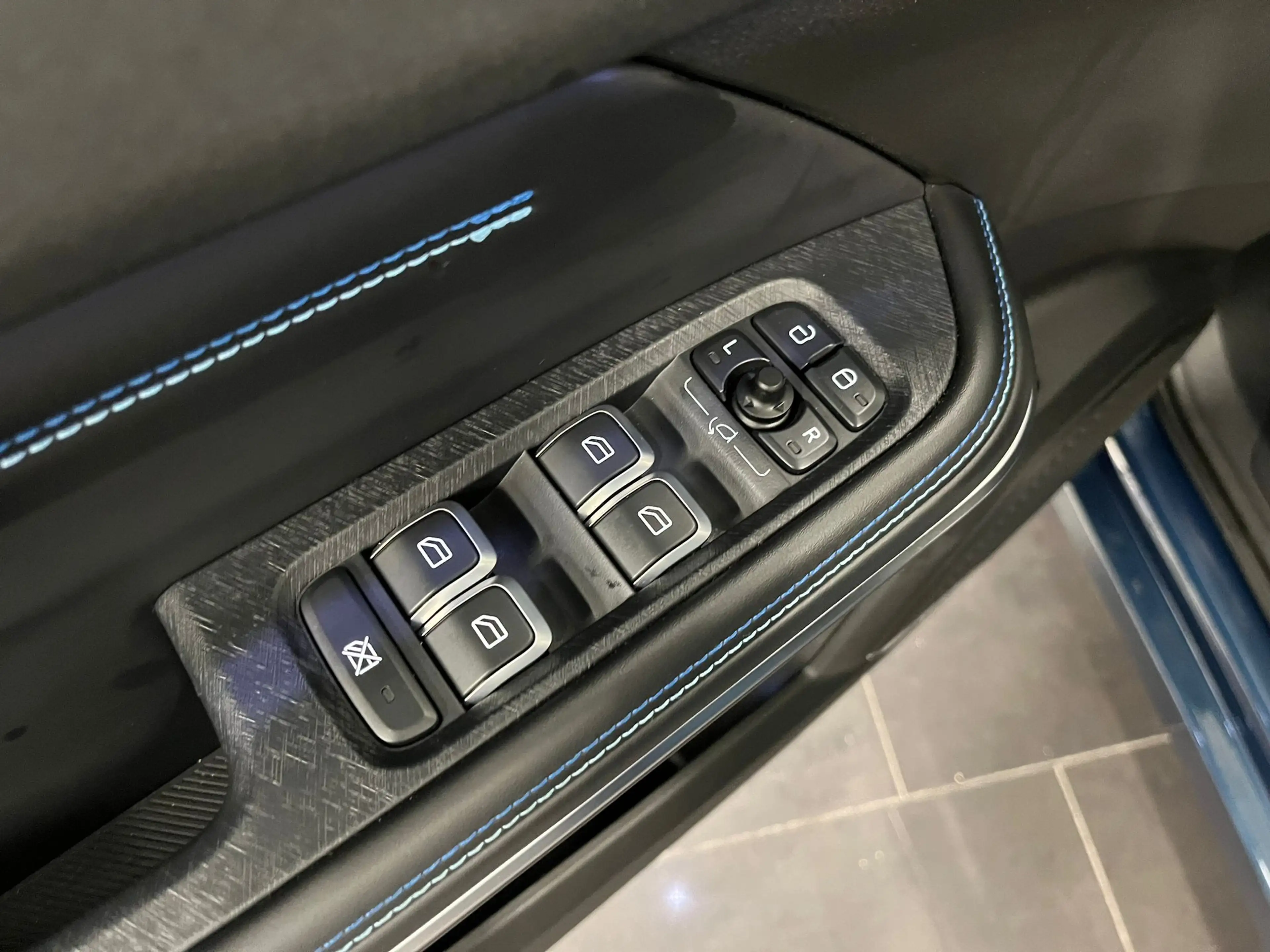 Lynk & Co 01 1.5 | 360 Camera | Panoramadak | Apple Carplay/And — photo 15