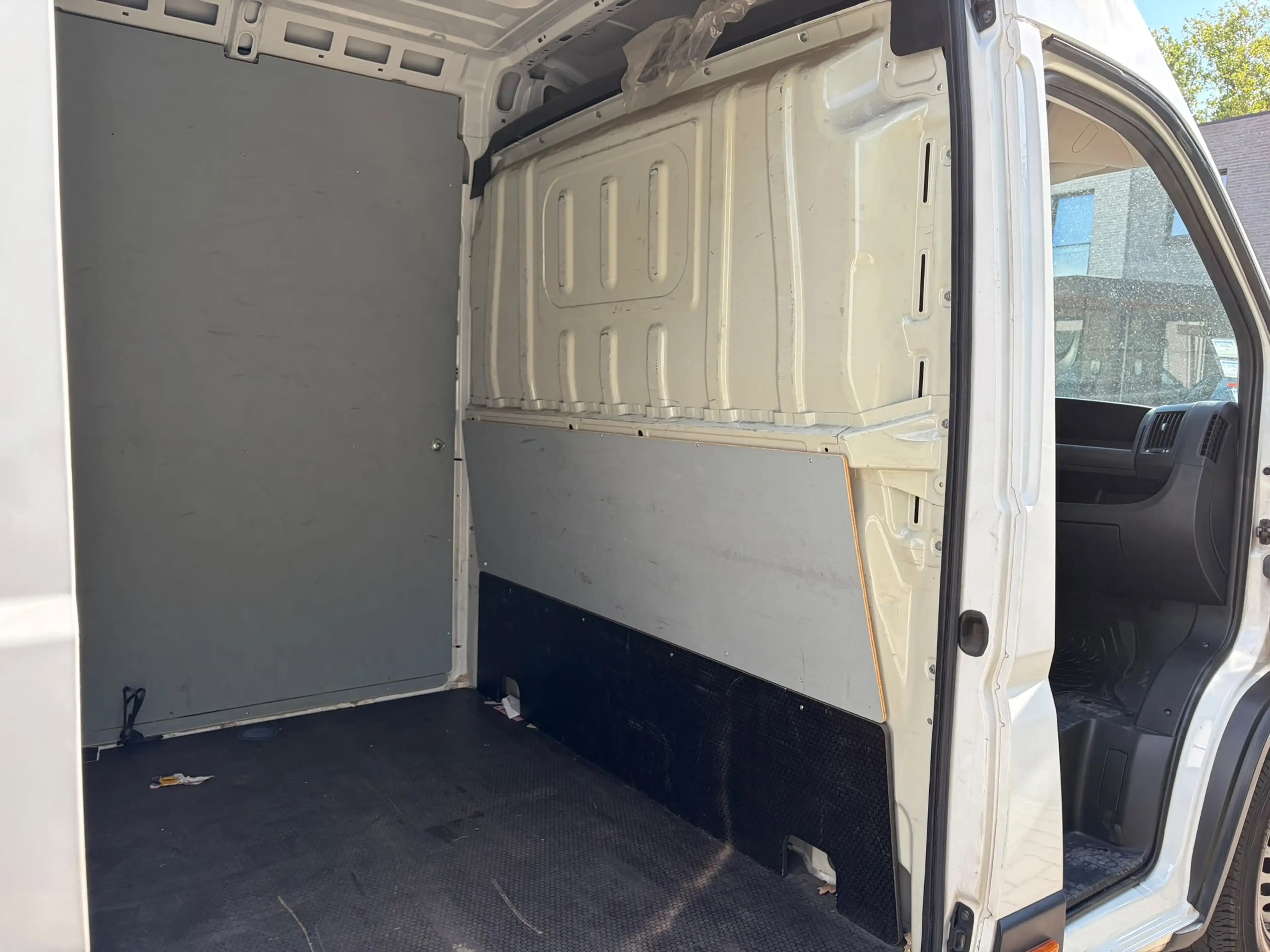 Peugeot Boxer 2.2 BlueHDi L3H2 Asphalt S — photo 7