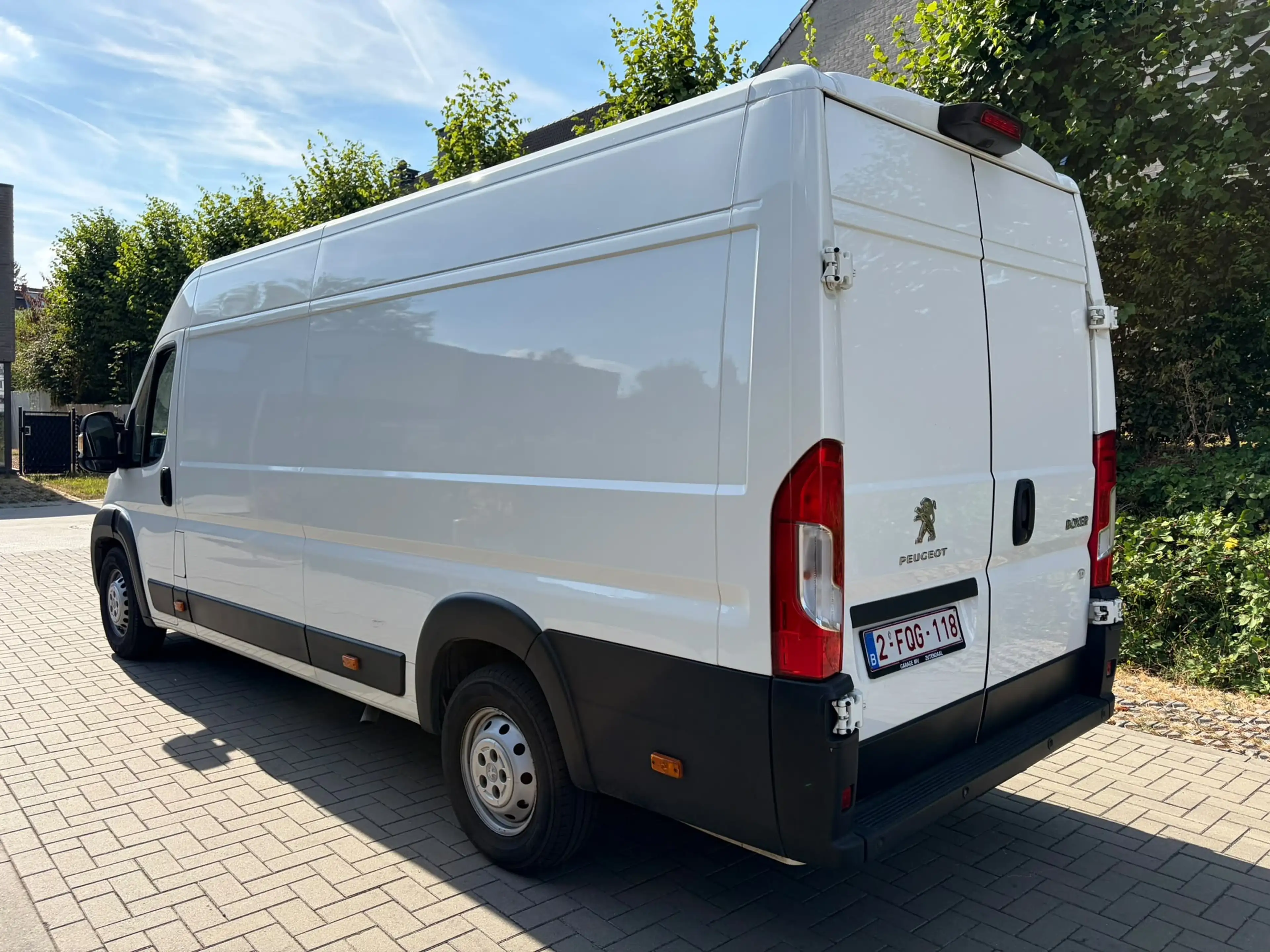 Peugeot Boxer 2.2 BlueHDi L3H2 Asphalt S — photo 3