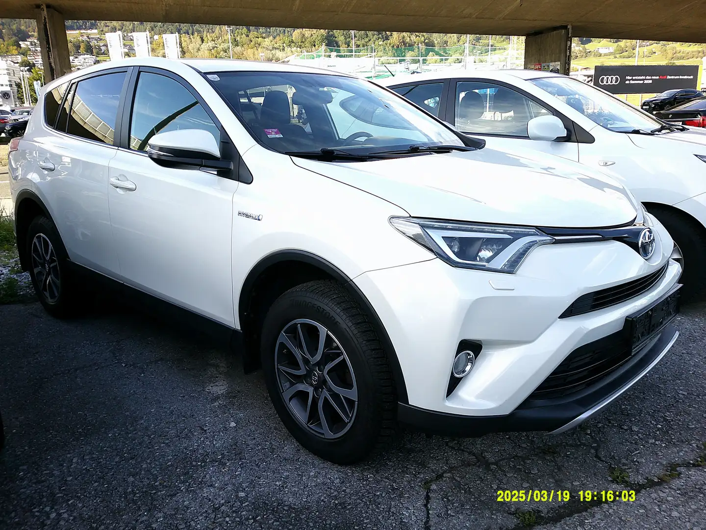Toyota RAV 4 Hybrid Edition Weiß - 2