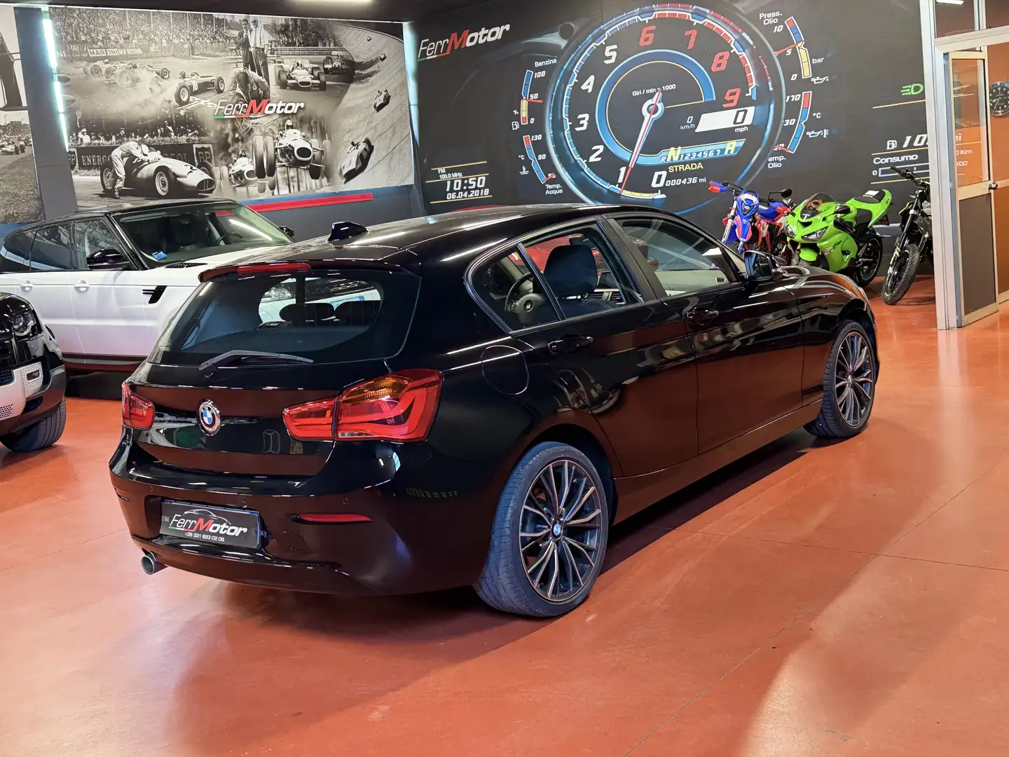 BMW 118 118d Urban 5p - 1