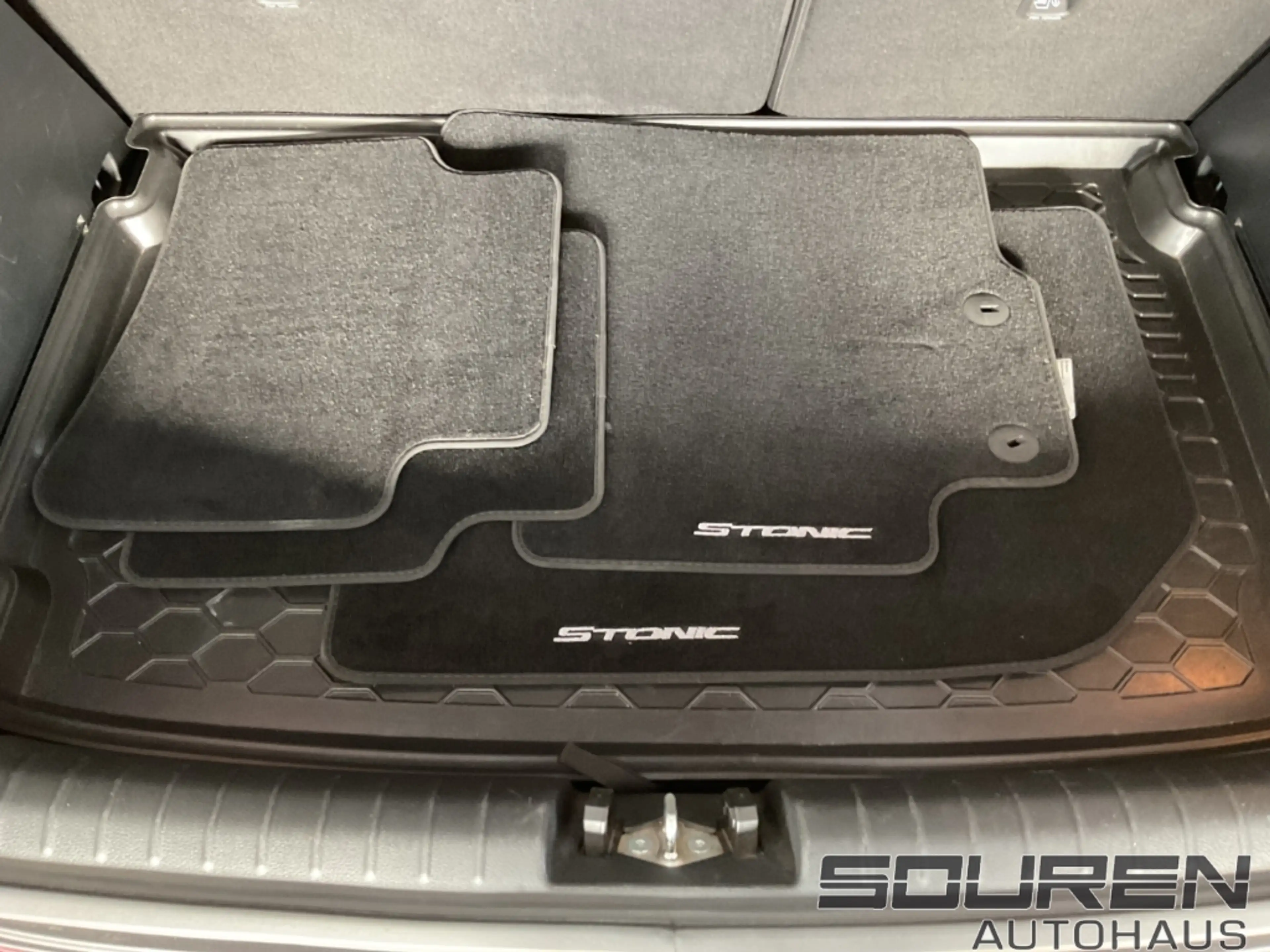 Kia Stonic 1.0 T-GDI DCT VISION NAVI Allwetterreifen — photo 15