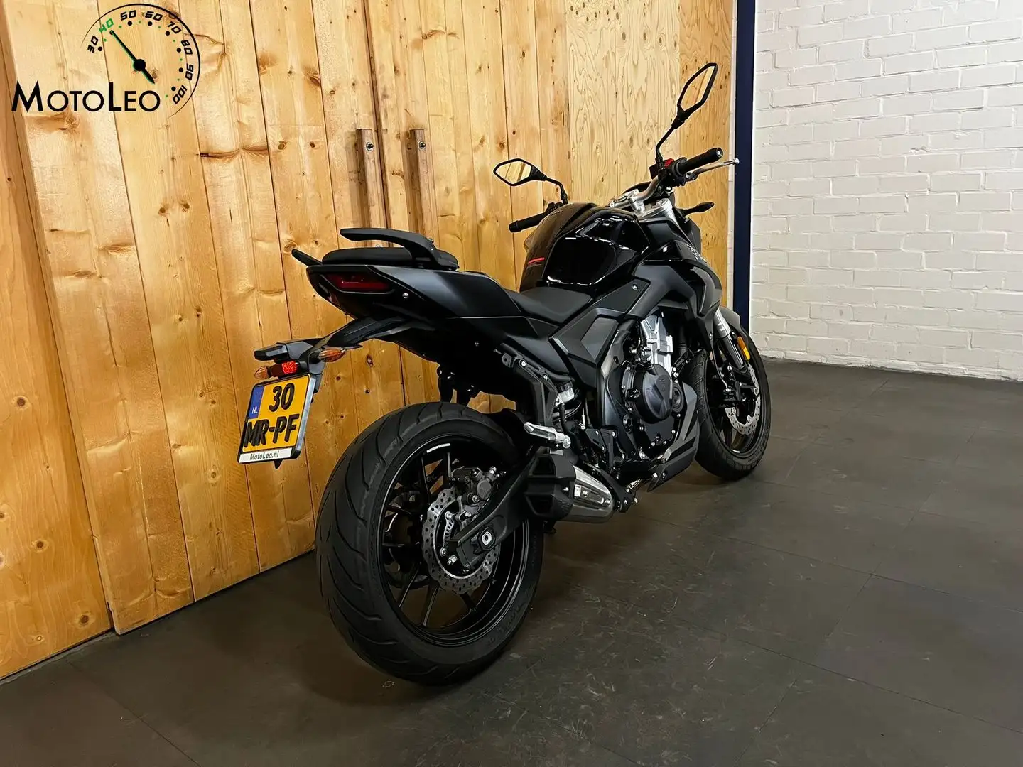 Voge 500R Negro - 2