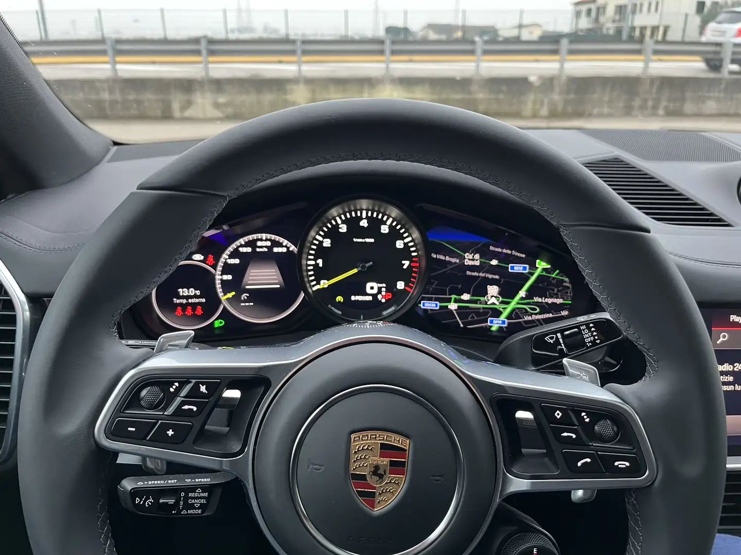 Porsche Cayenne Platinum Edition - 2