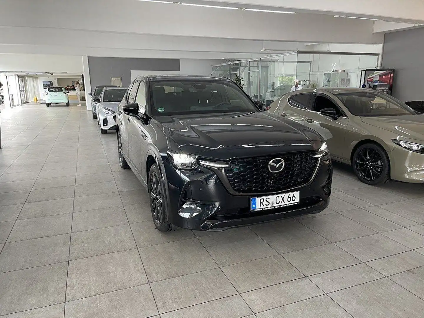 Mazda CX-60 2.5L PHEV 327PS Homura Plus Schwarz - 1