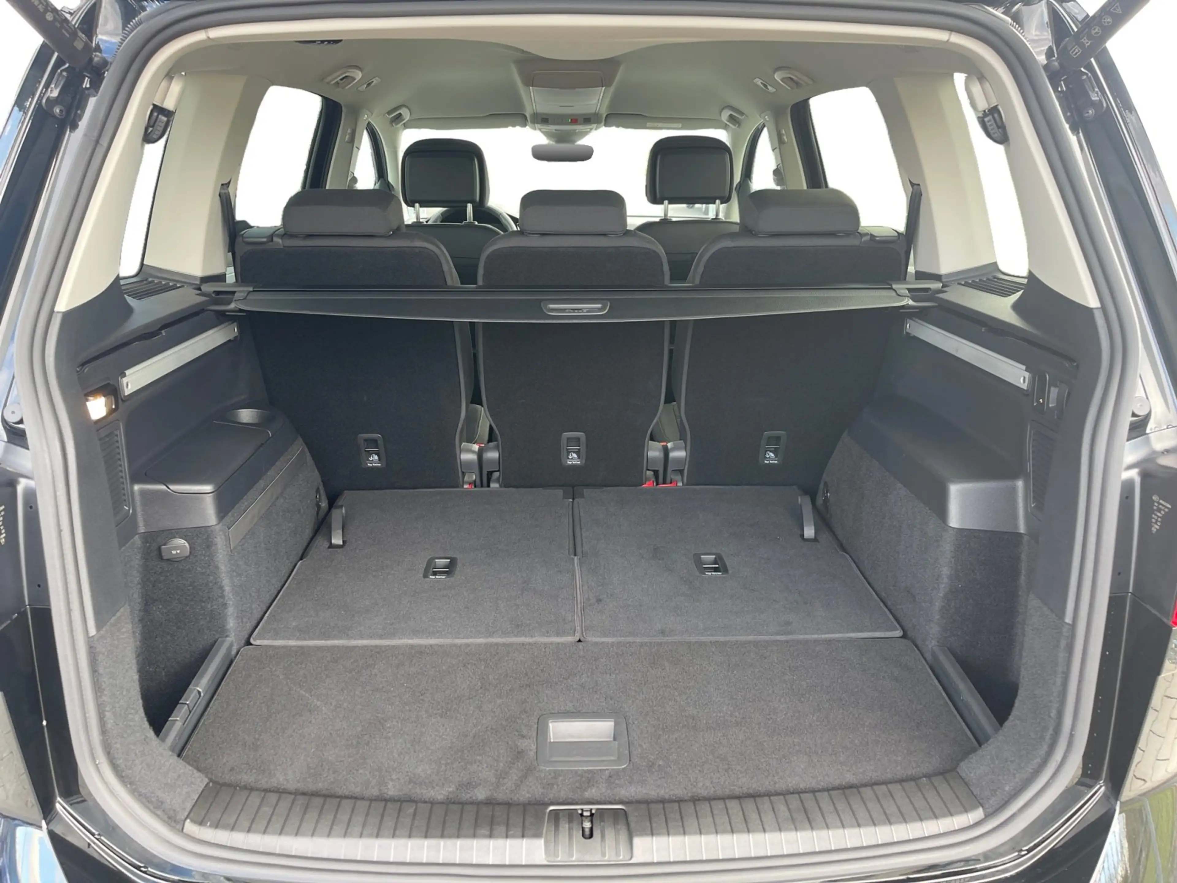 Volkswagen Touran Highline TSI DSG|7 SITZE|AHK|el.HECK|NAVI — photo 7