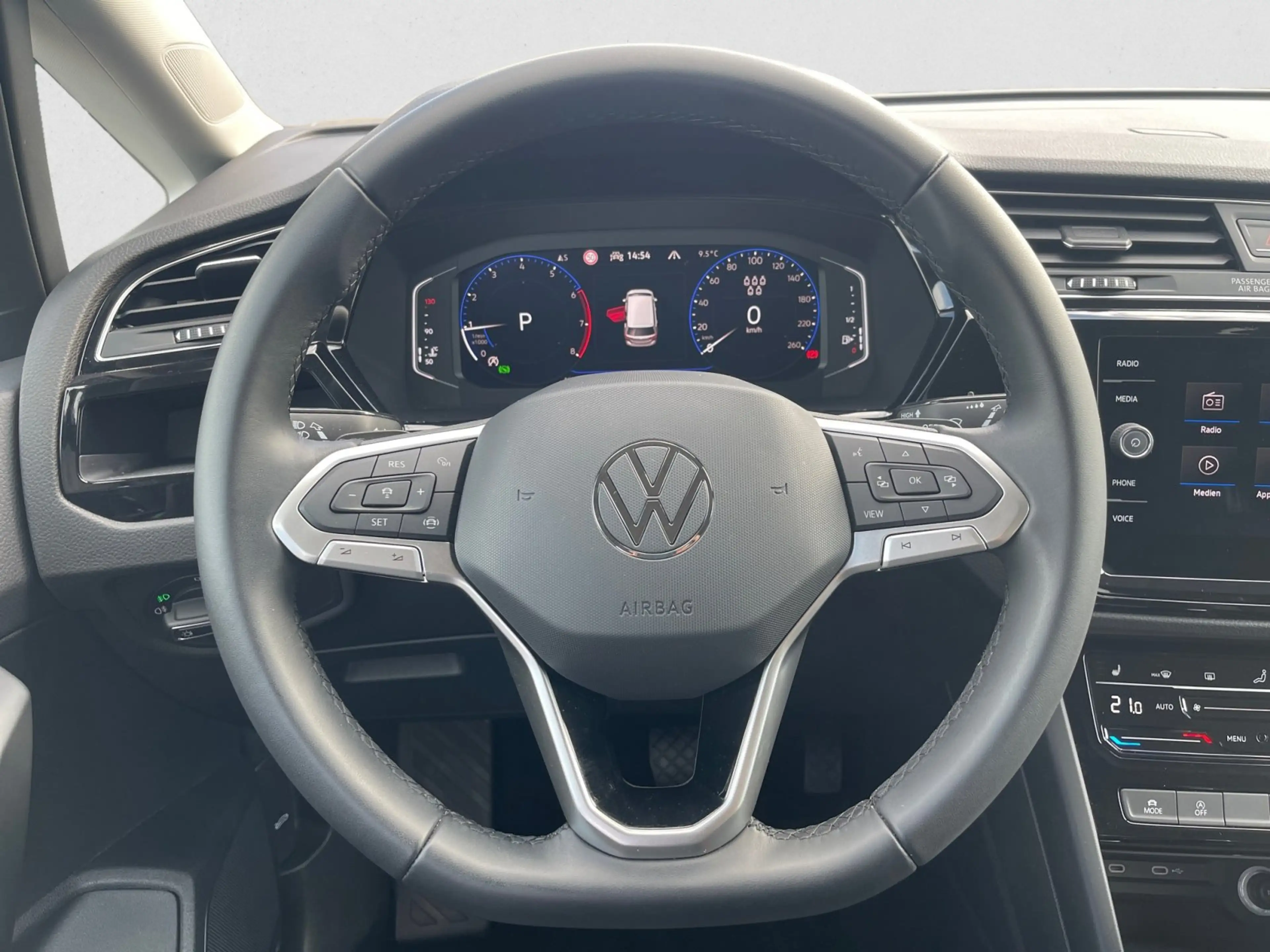 Volkswagen Touran Highline TSI DSG|7 SITZE|AHK|el.HECK|NAVI — photo 14