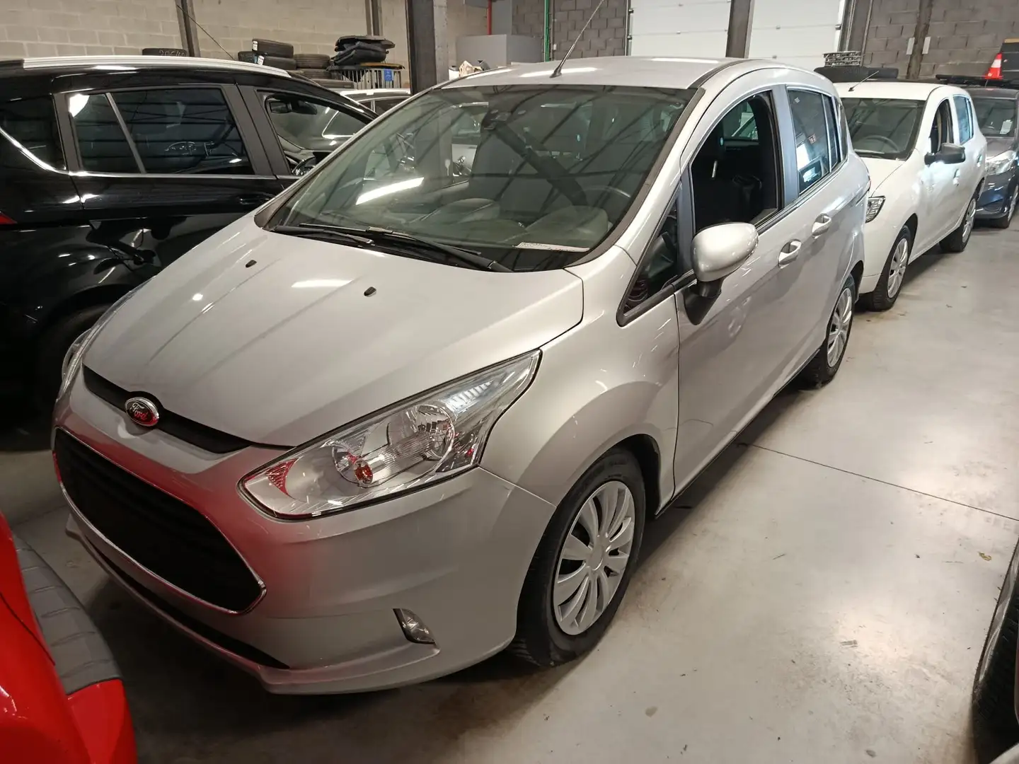 Ford B-Max B-Max 1.5TDCi Colourline 95 Colourline Plateado - 2