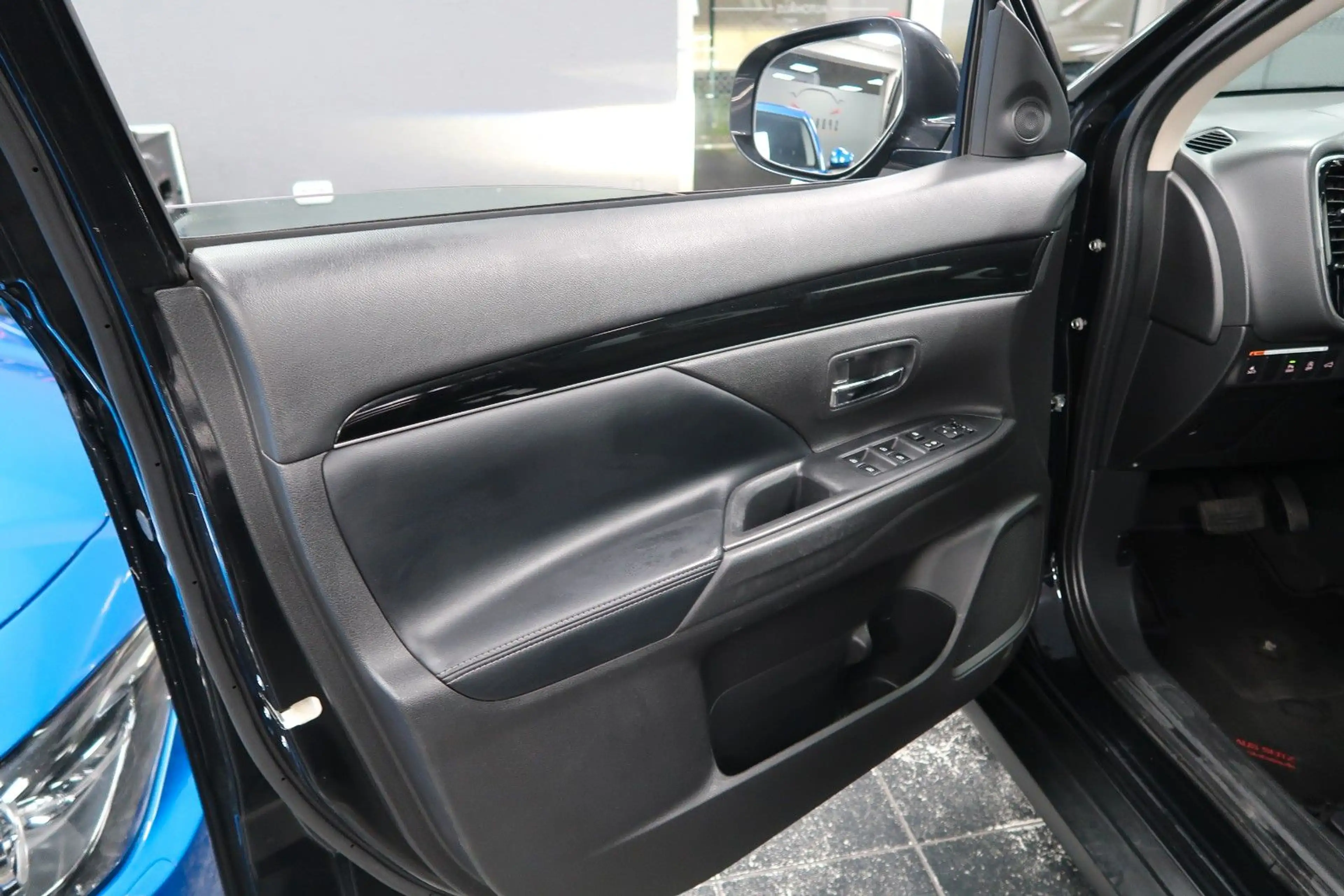 Mitsubishi Outlander 2.0 MIVEC Diamant Ed.+ ClearTec 4WD 1H — photo 10