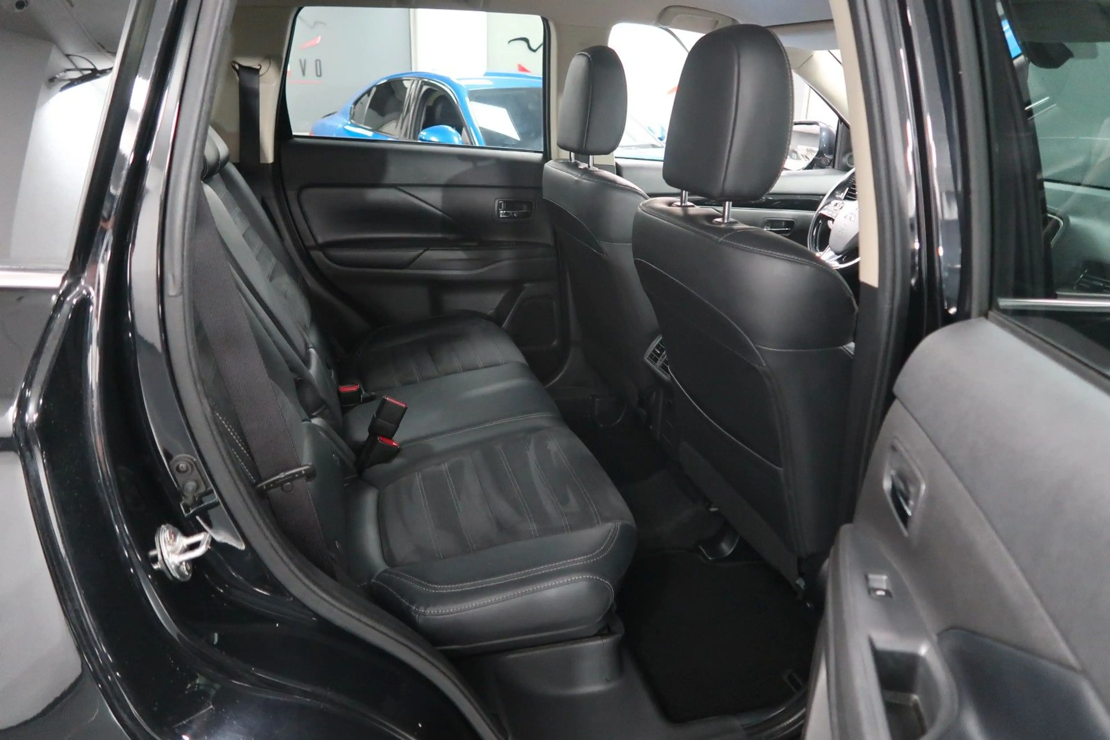 Mitsubishi Outlander 2.0 MIVEC Diamant Ed.+ ClearTec 4WD 1H — photo 15