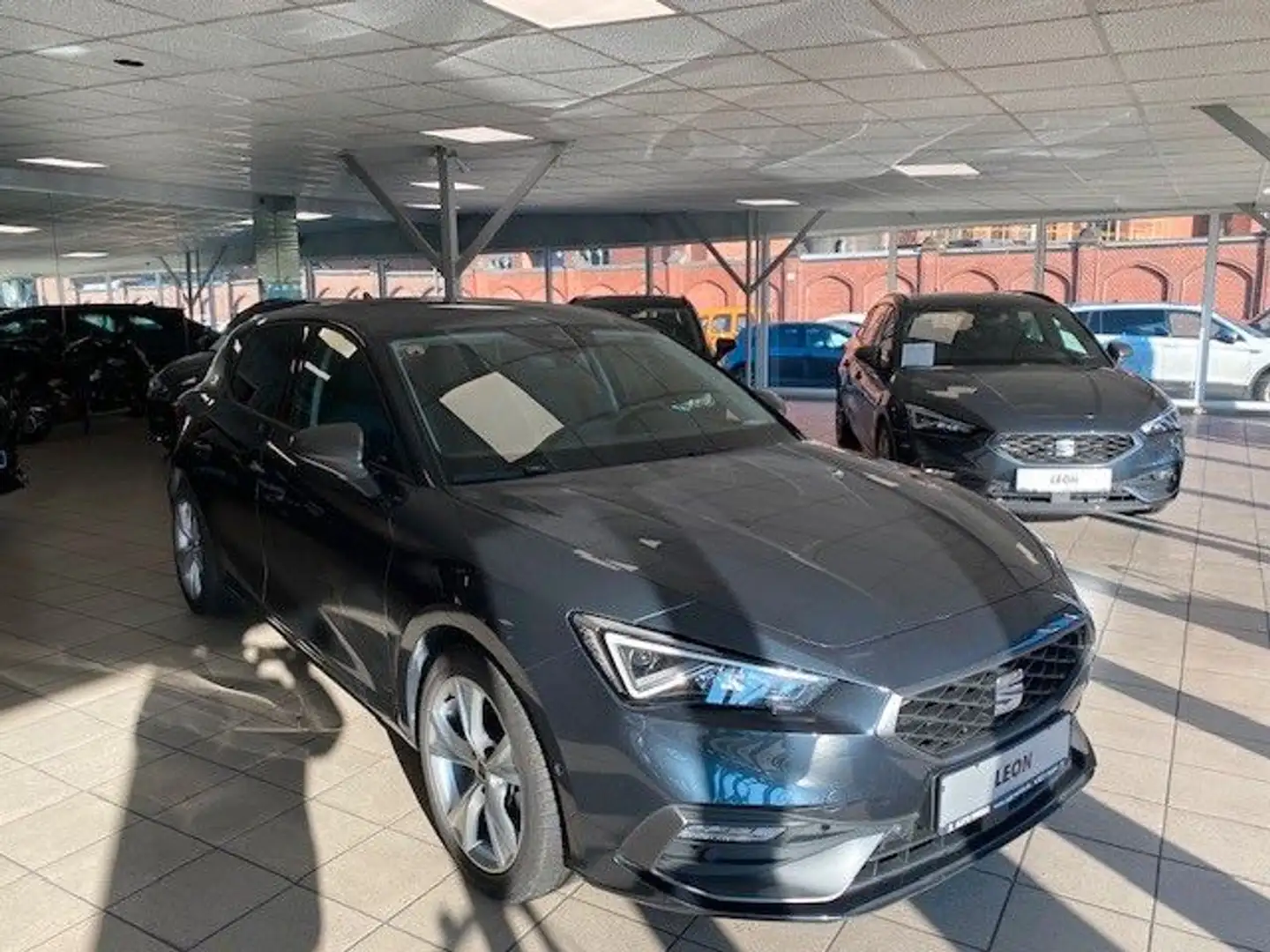 SEAT Leon FR 1,5 e-TSI 110KW (150PS) Grijs - 1
