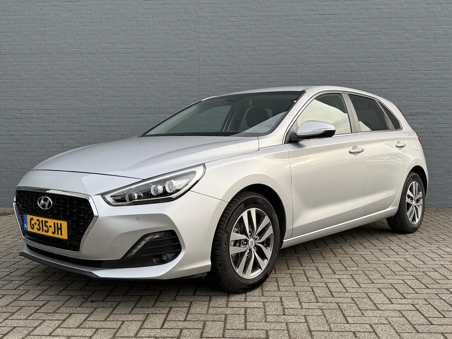 Hyundai i30 1.0 T-GDi 120pk Premium | Navigatie | Privacy Glas Gris - 2