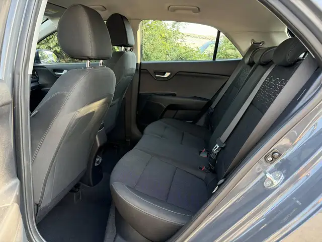 Kia Rio view 8