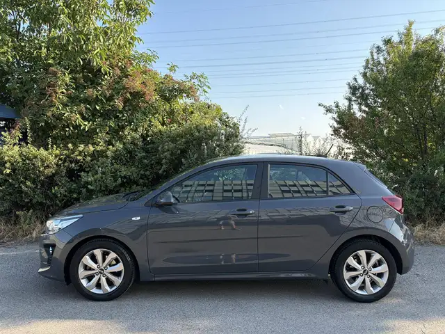 Kia Rio view 5