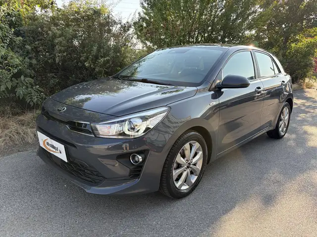 Kia Rio view 4