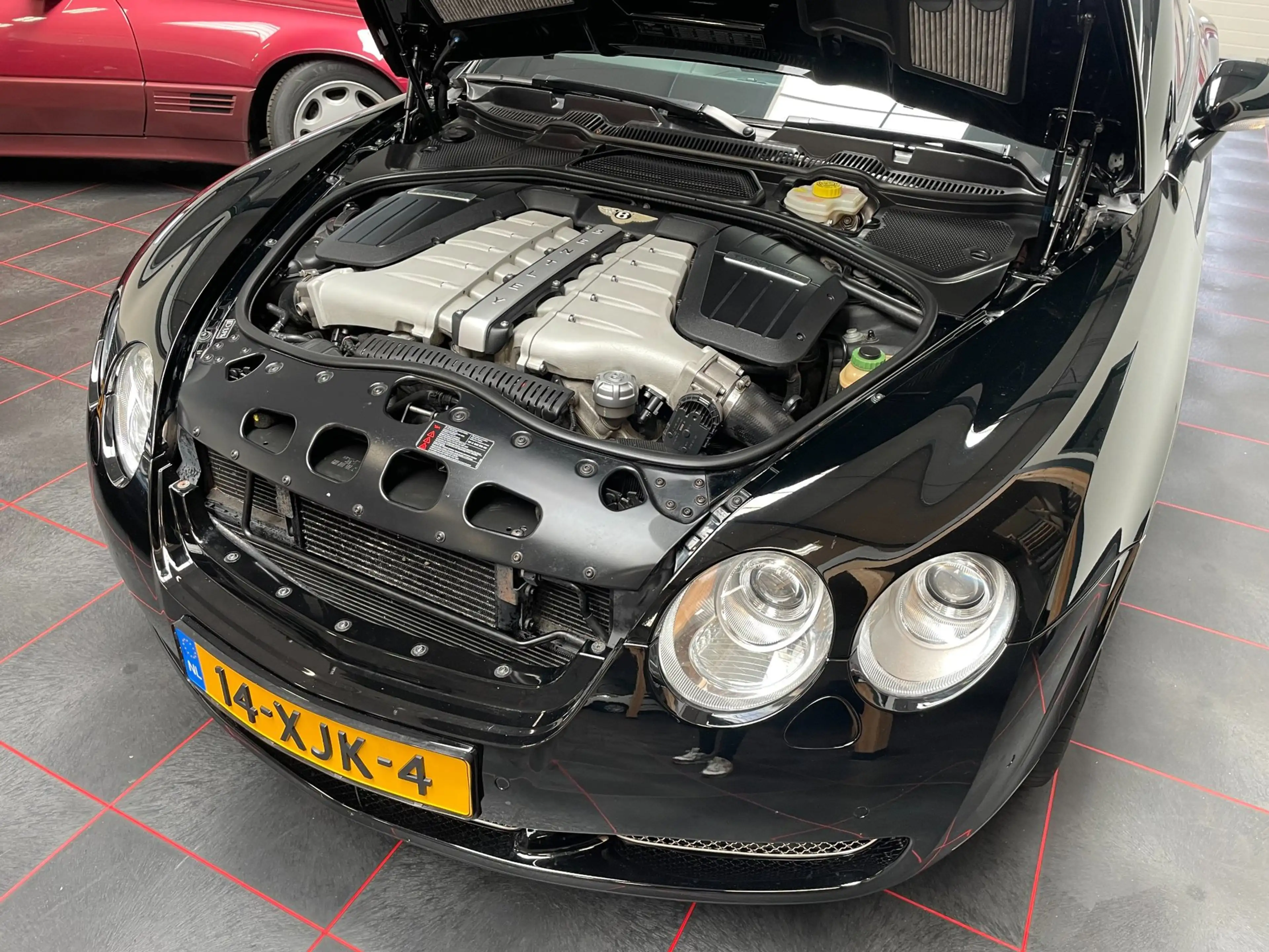 Bentley Continental GTC 6.0 W12 — photo 13