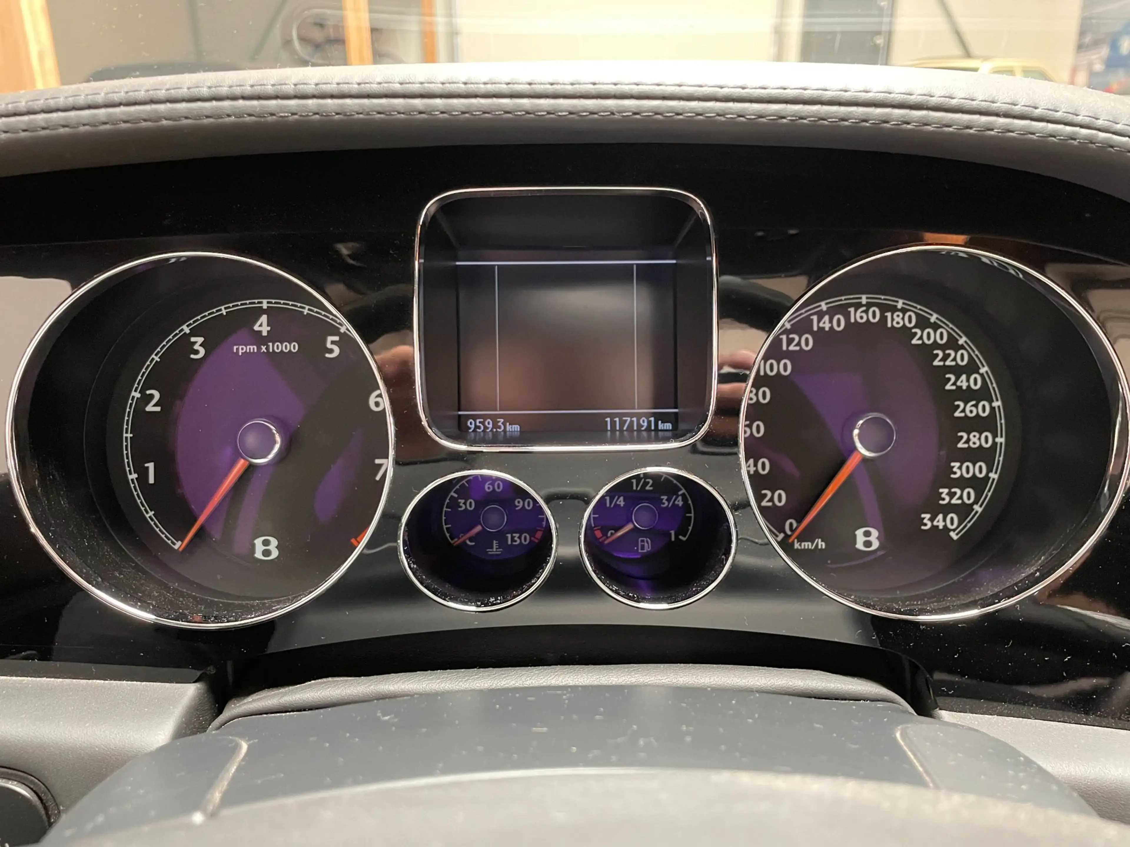 Bentley Continental GTC 6.0 W12 — photo 30