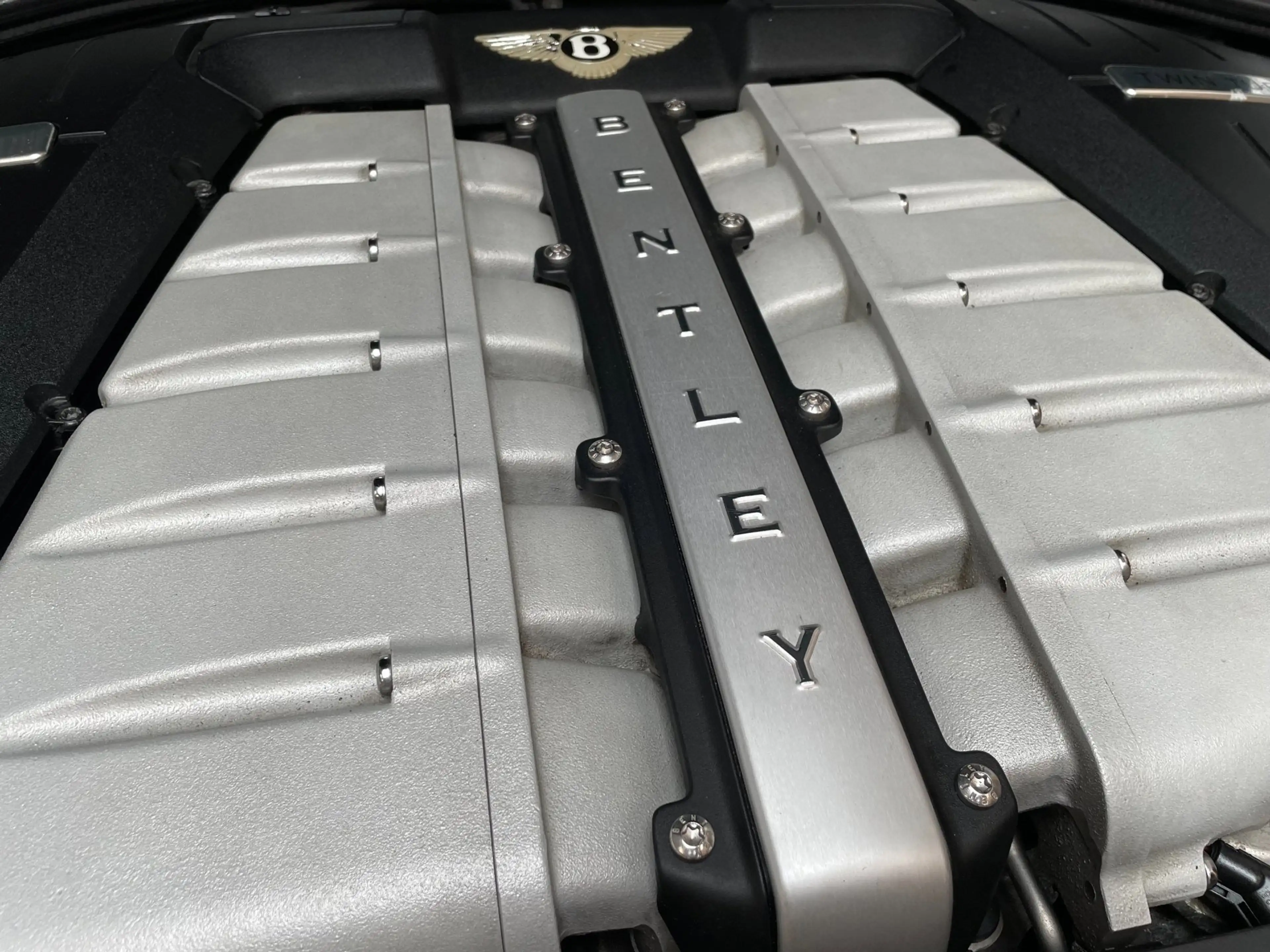 Bentley Continental GTC 6.0 W12 — photo 12