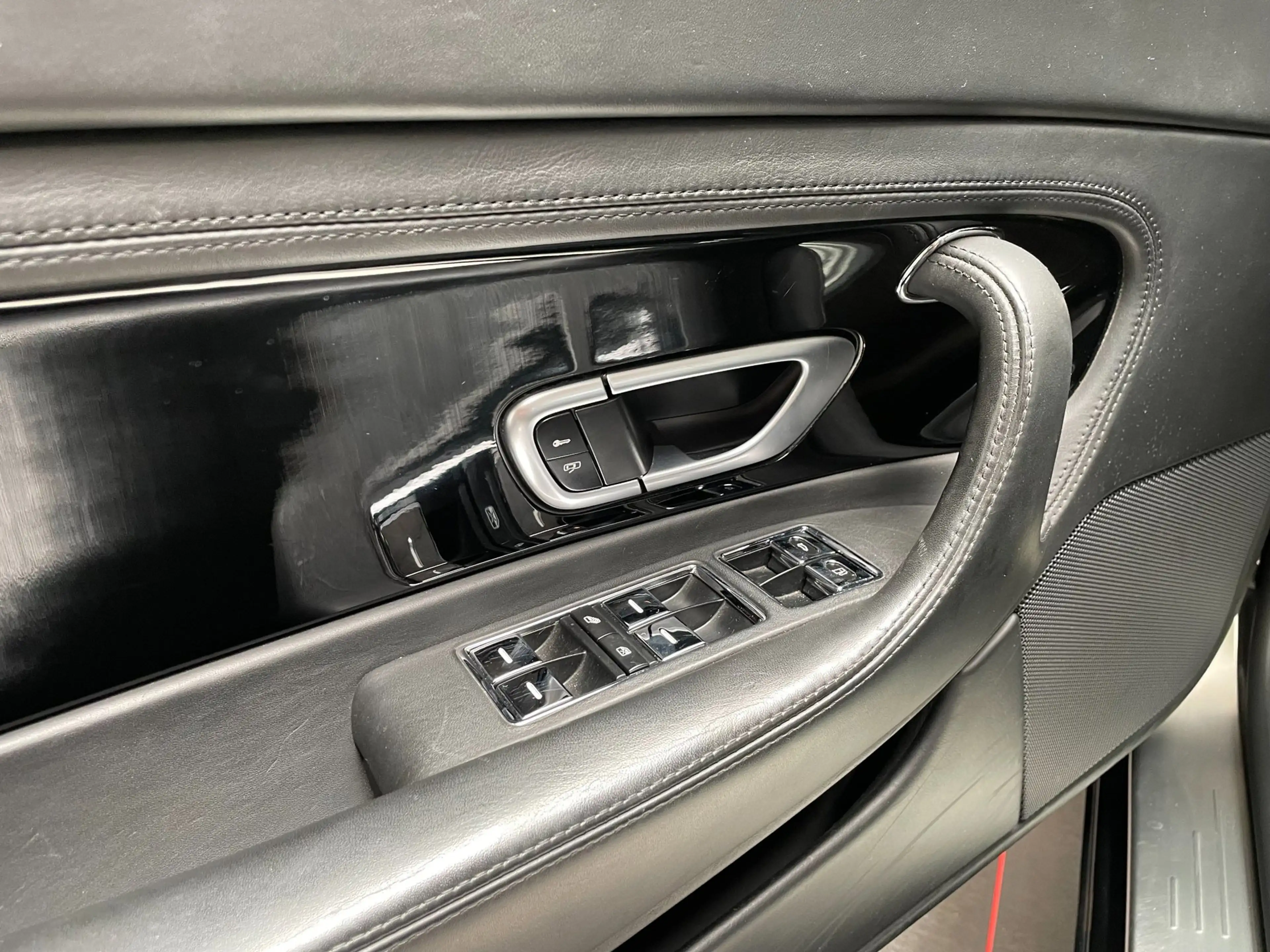 Bentley Continental GTC 6.0 W12 — photo 24