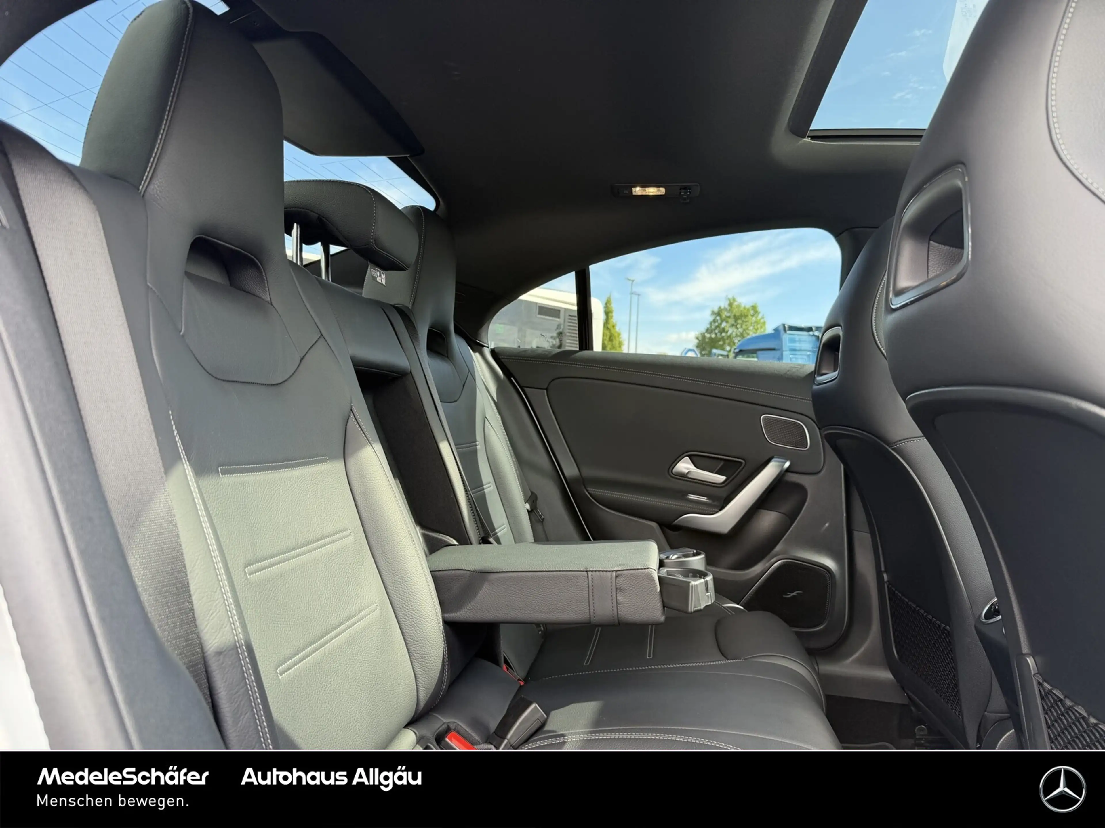 Mercedes-Benz CLA 45 AMG CLA 45 AMG Night Premium 19" Pano LEDER Burmester — photo 7