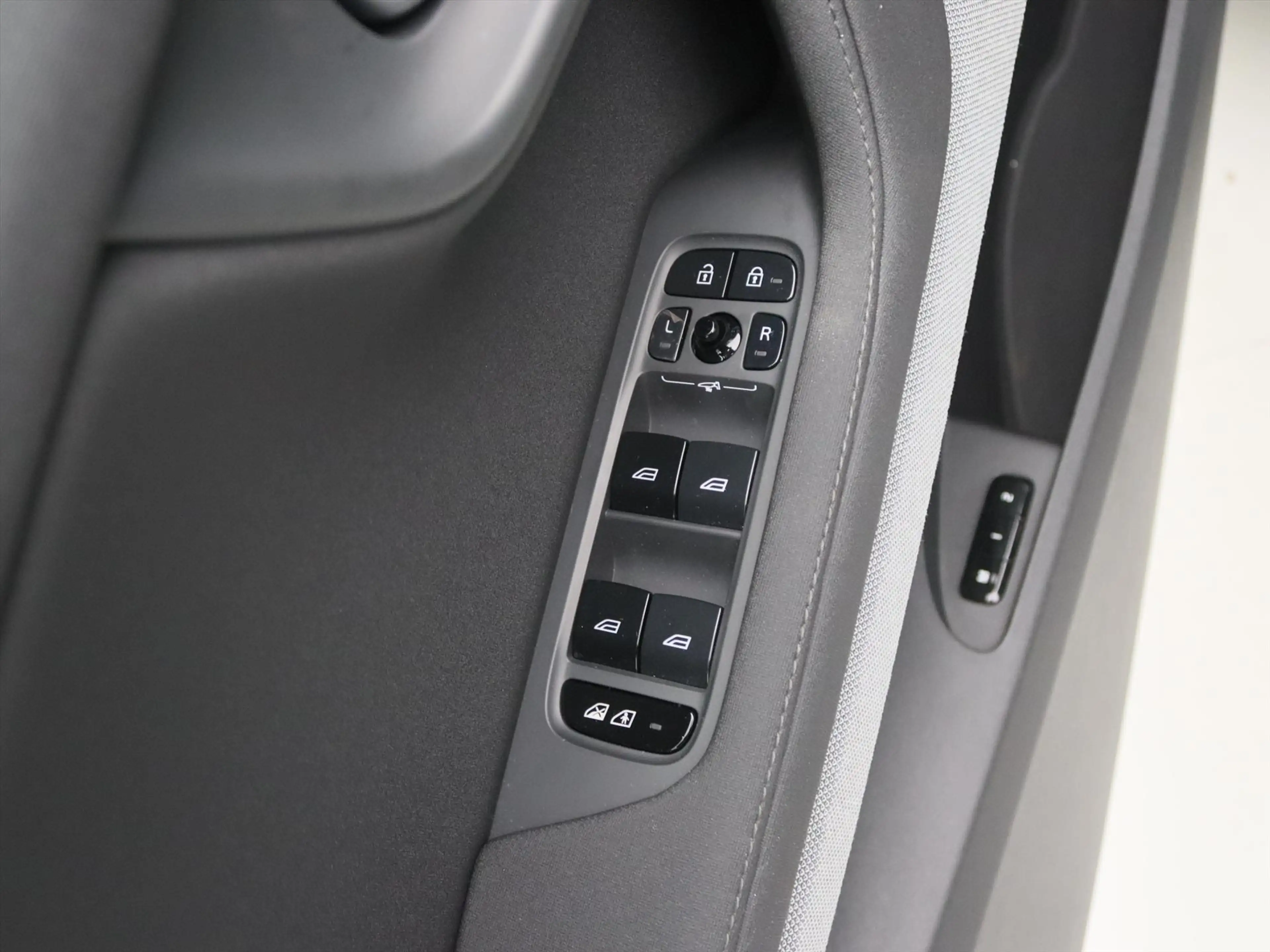 Polestar 2 Long Range Dual Motor 408pk 92% SoH [ PILOT PLUS+P — photo 41
