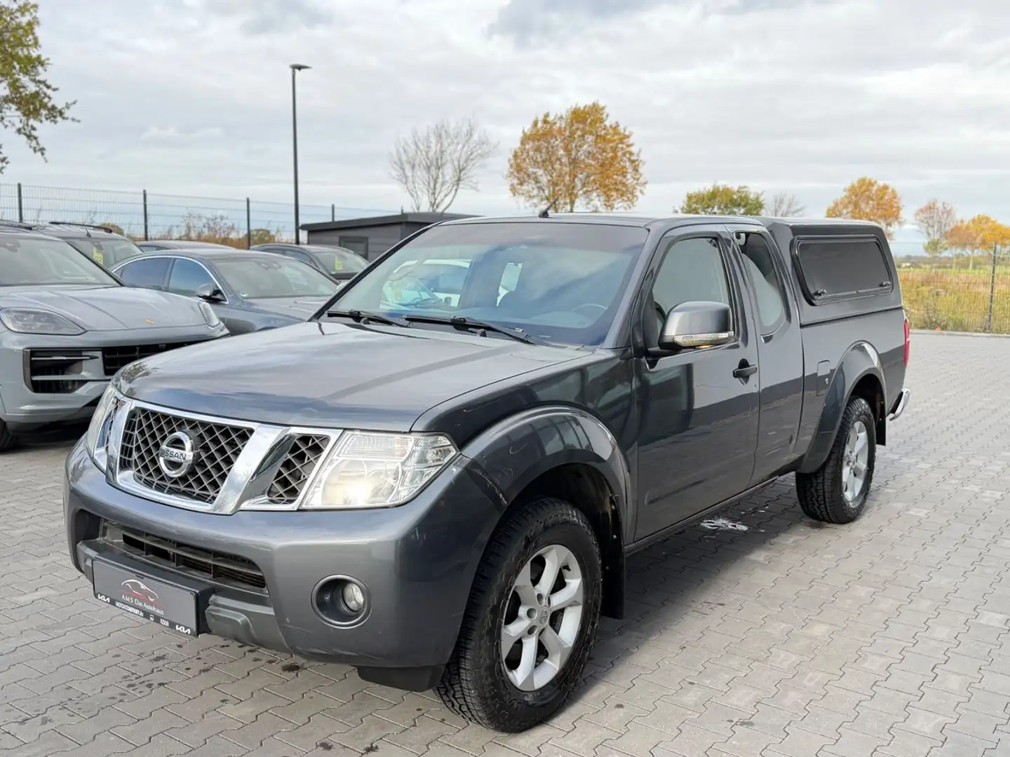 Nissan Navara Pickup 2.5 dCI KingCab 4X4 Noir - 1