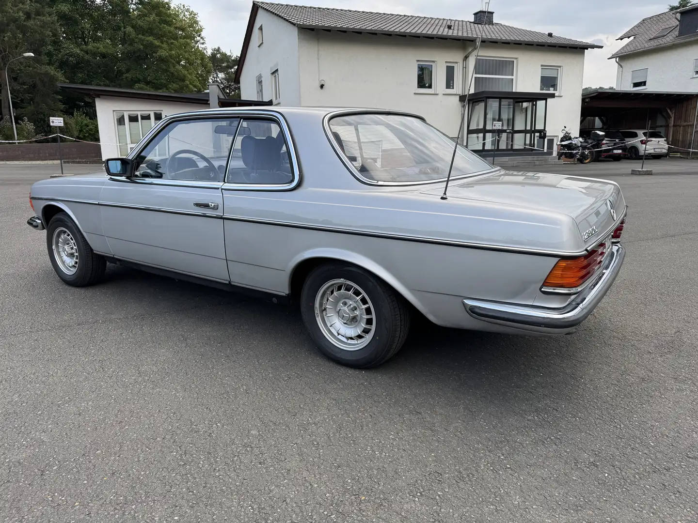 Mercedes-Benz C 230 Argintiu - 2